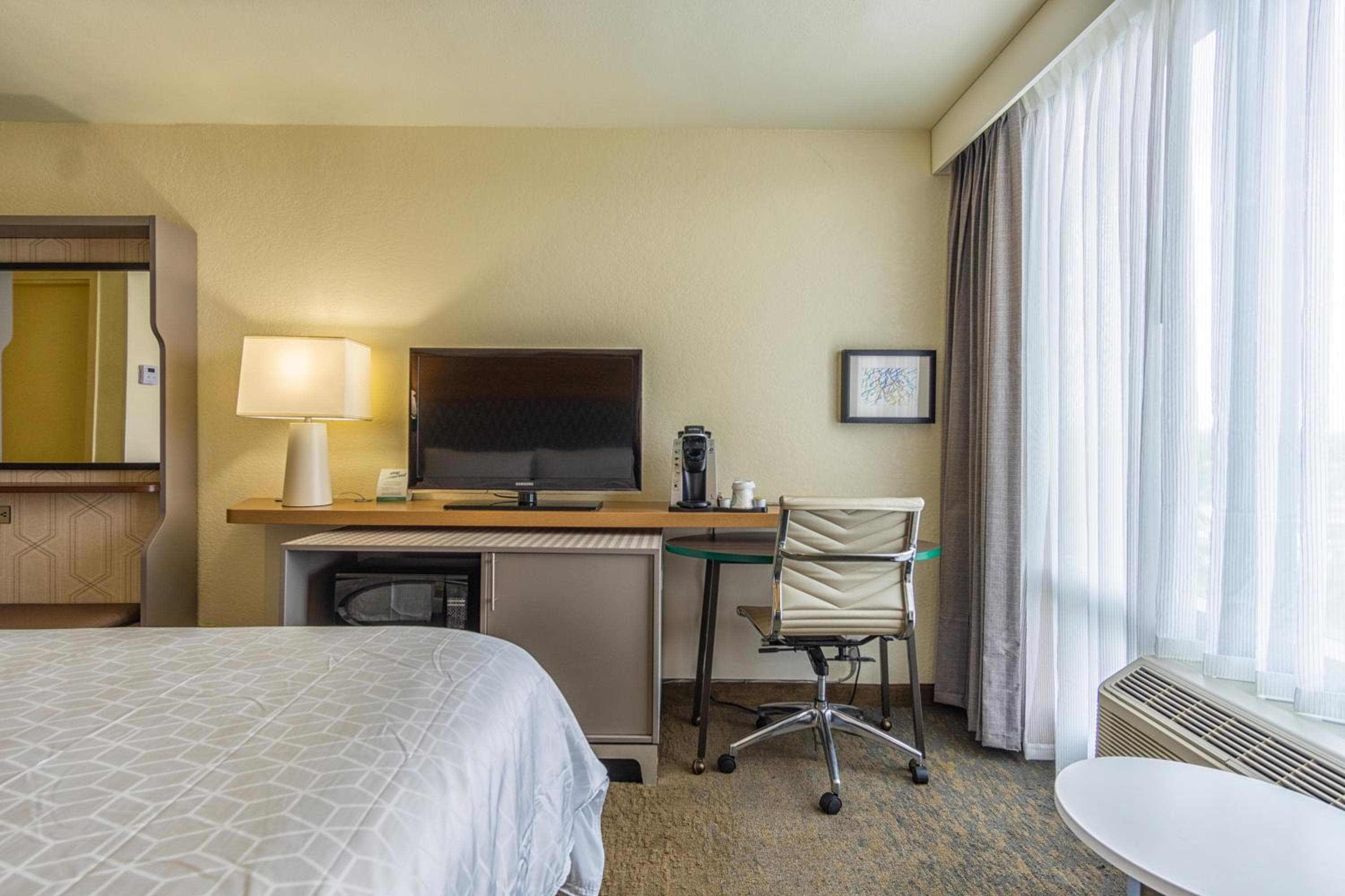 Holiday Inn Miami International Airport by IHG — 26