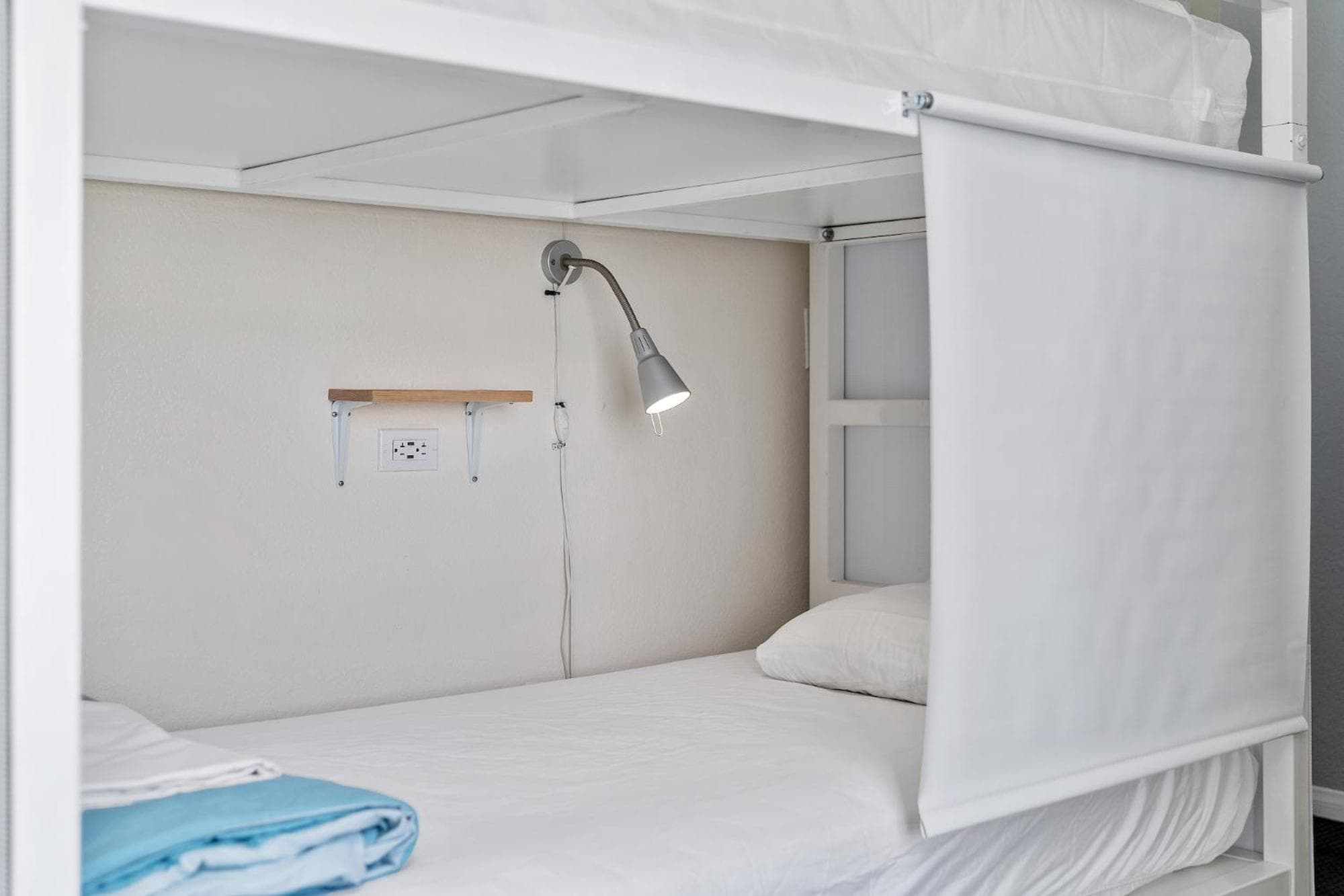 Samesun Venice Beach Hotel & Hostel — 28