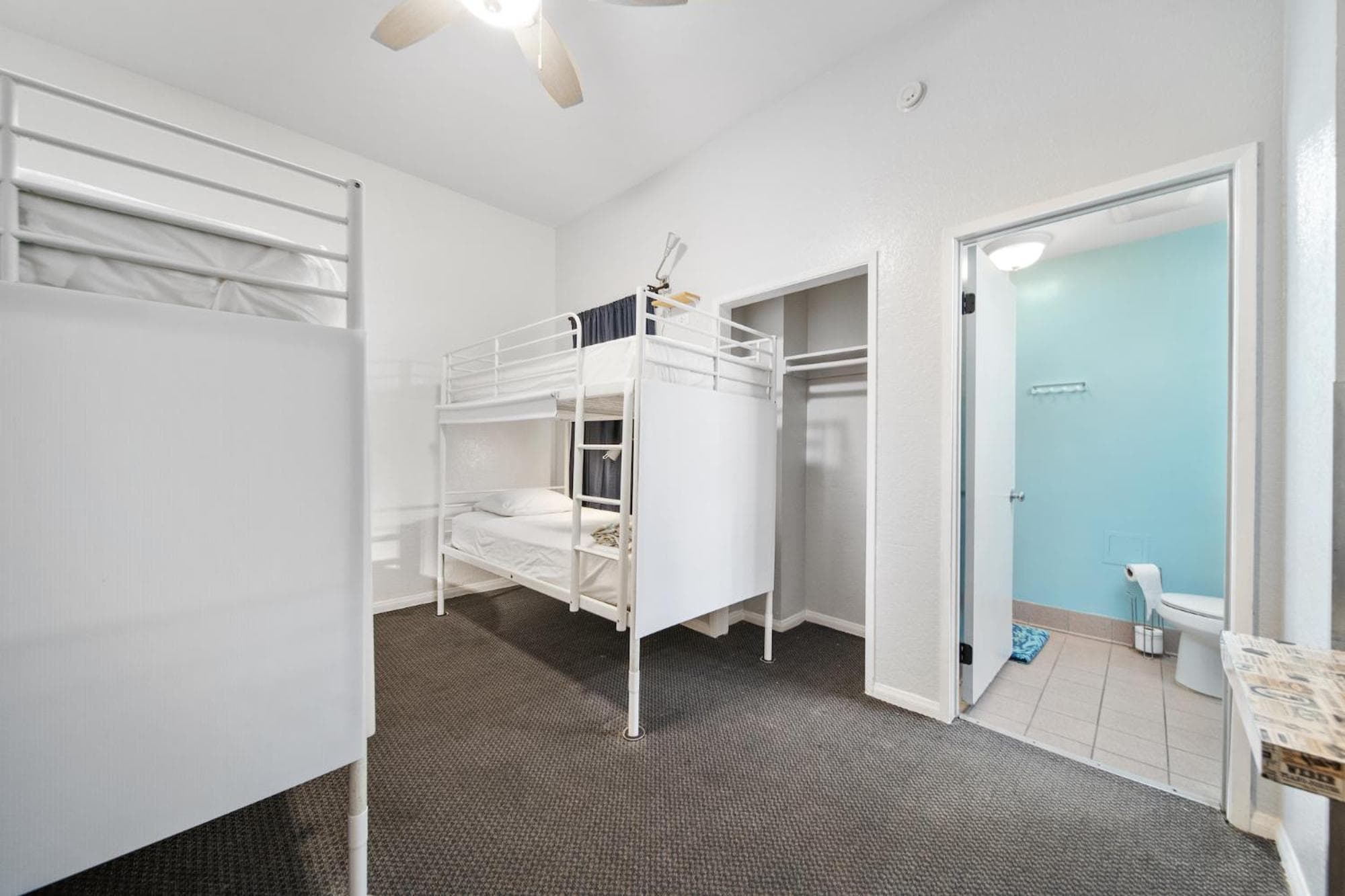 Samesun Venice Beach Hotel & Hostel — 27