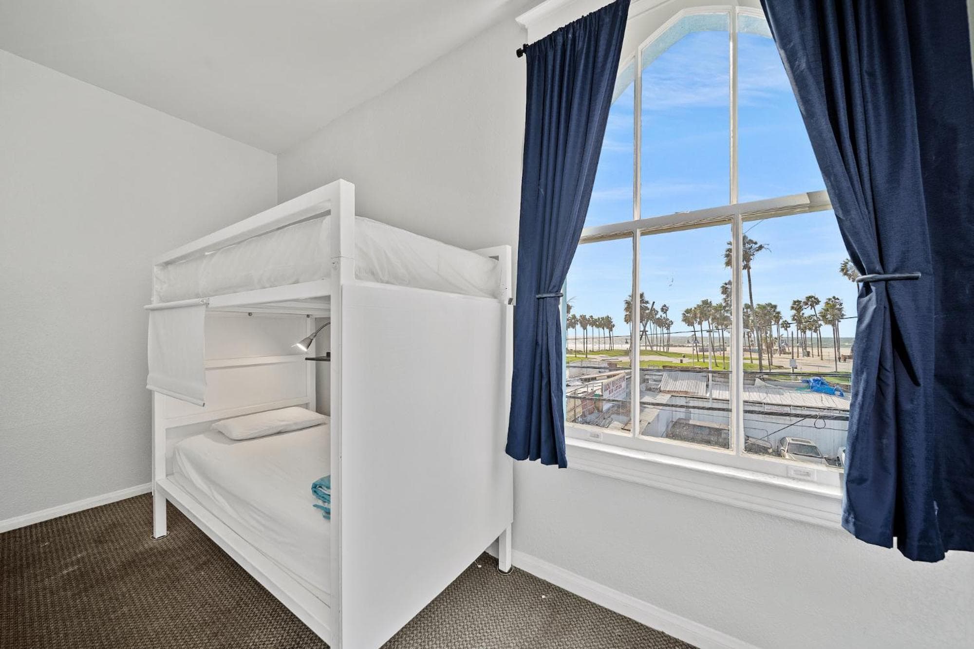 Samesun Venice Beach Hotel & Hostel — 22