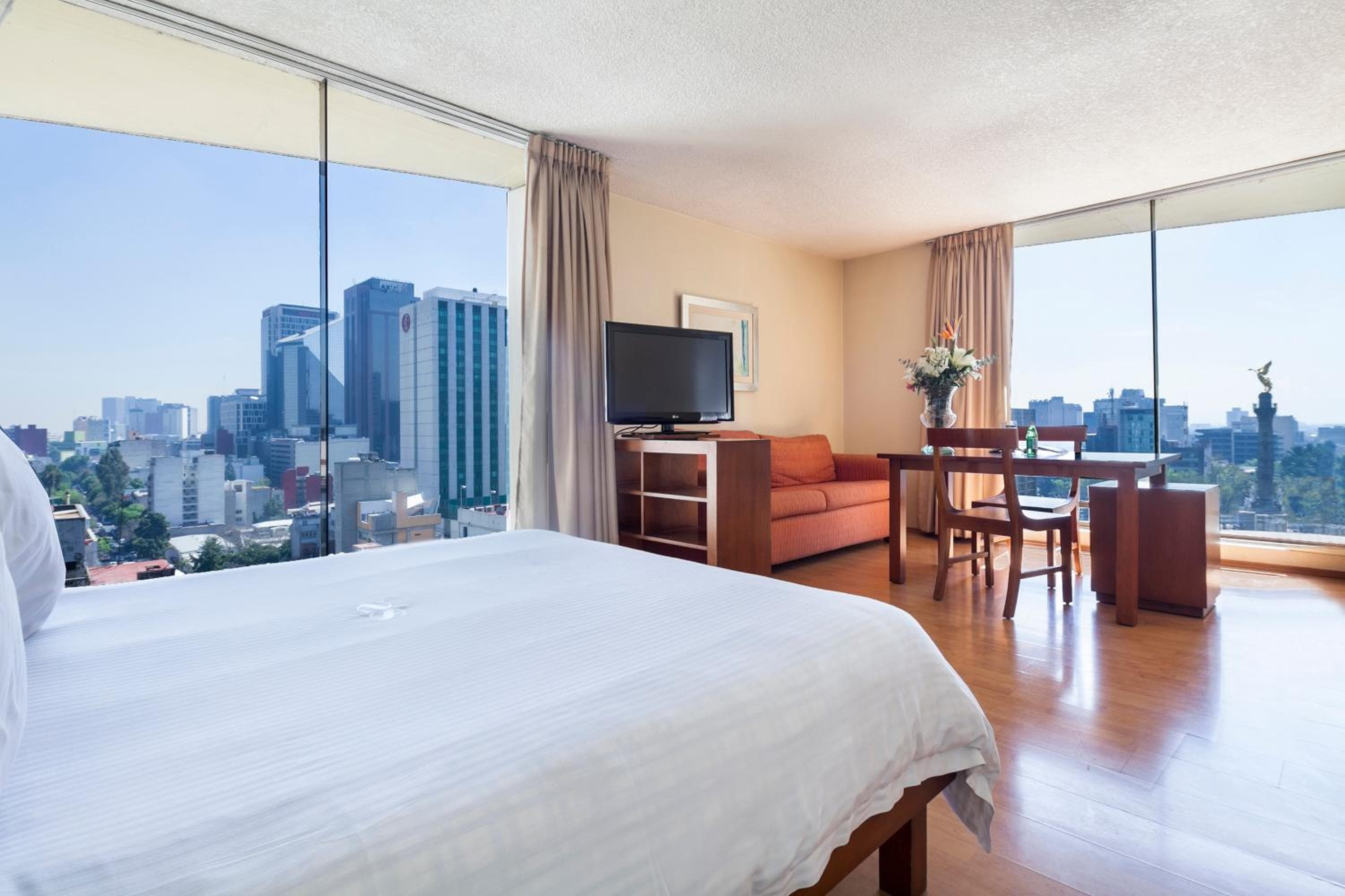 Exe Suites San Marino — 17