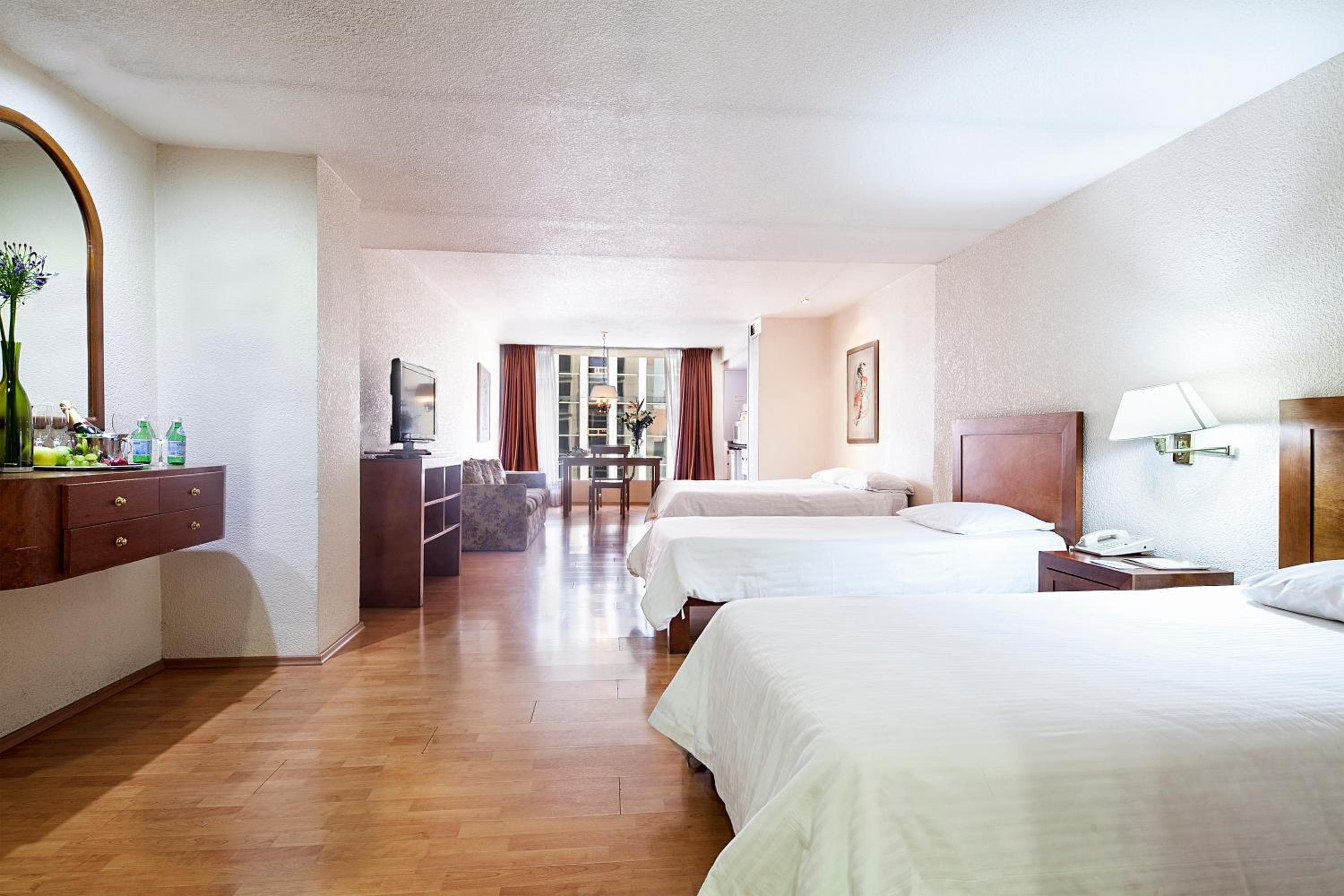 Exe Suites San Marino — 5