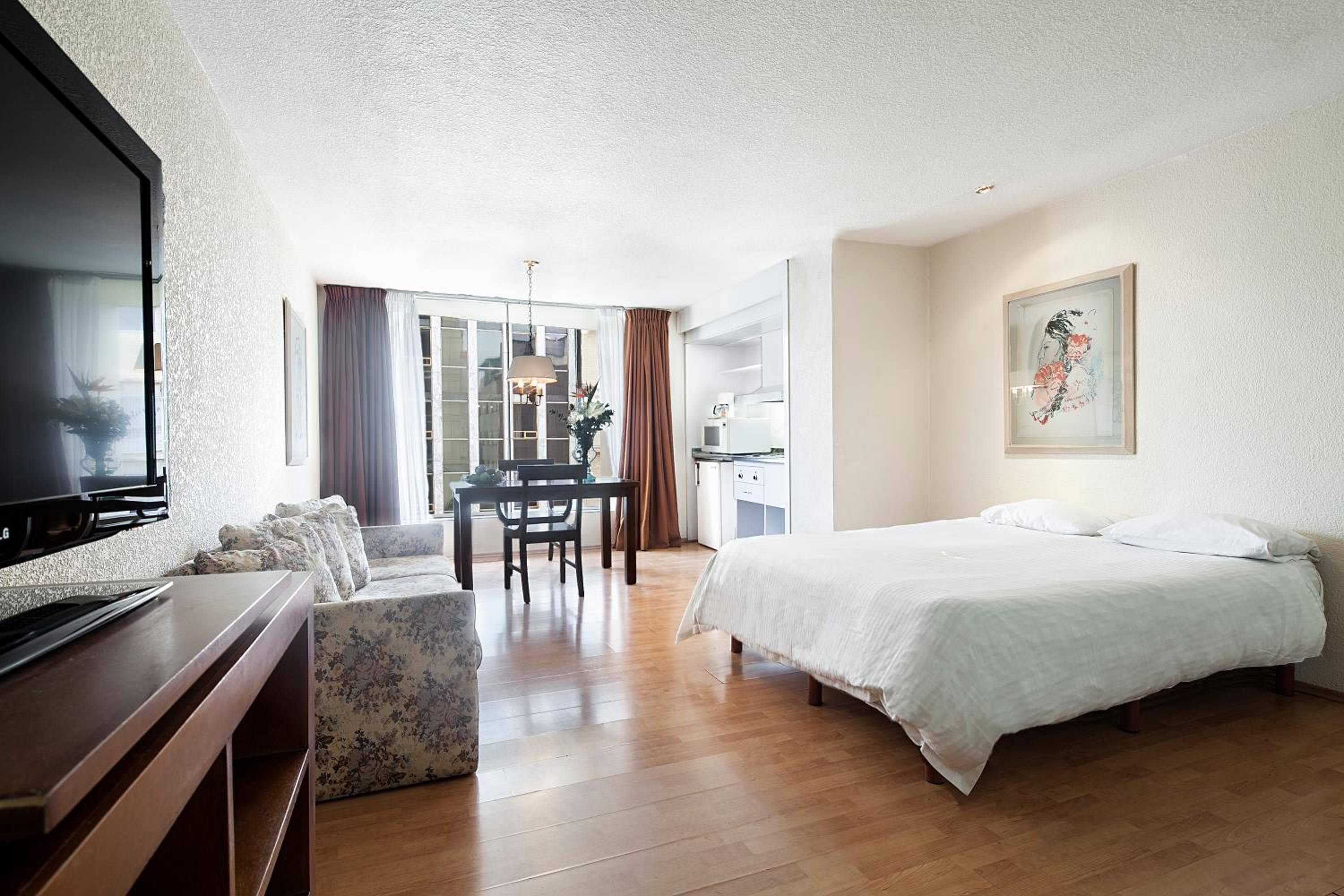 Exe Suites San Marino — 3