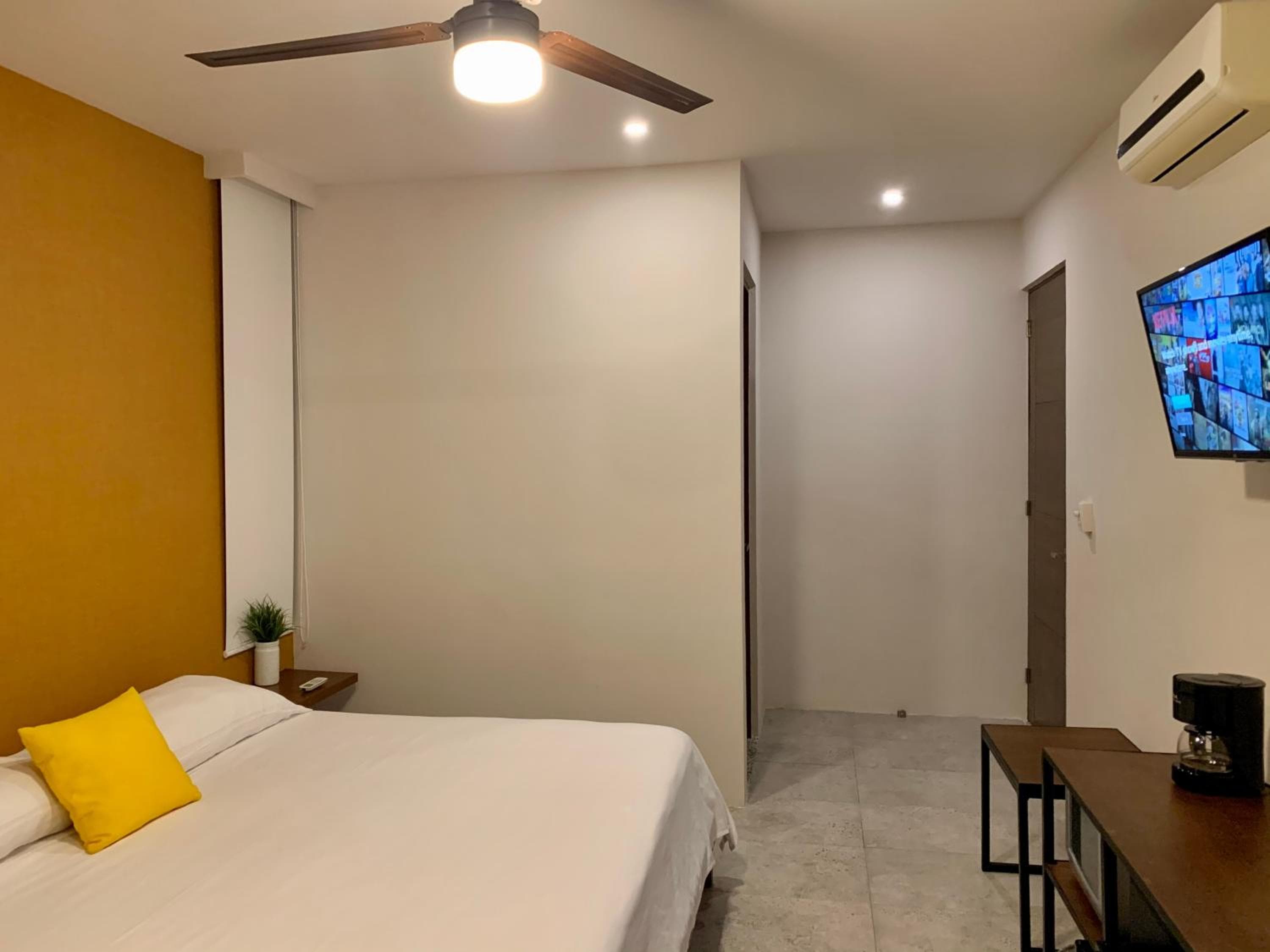 Las Palmas Studios — 27