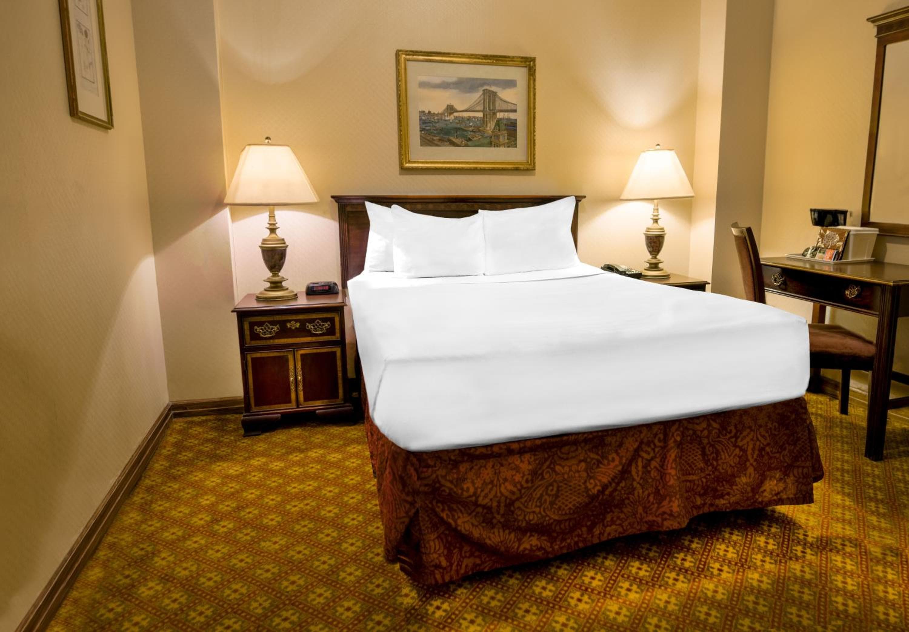 Night Hotel Broadway — 6