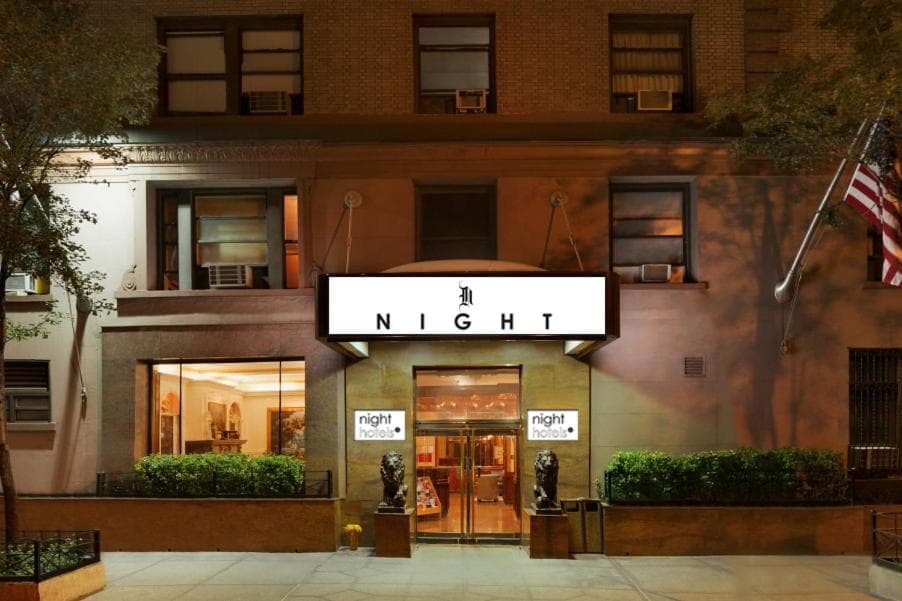 Night Hotel Broadway — 11