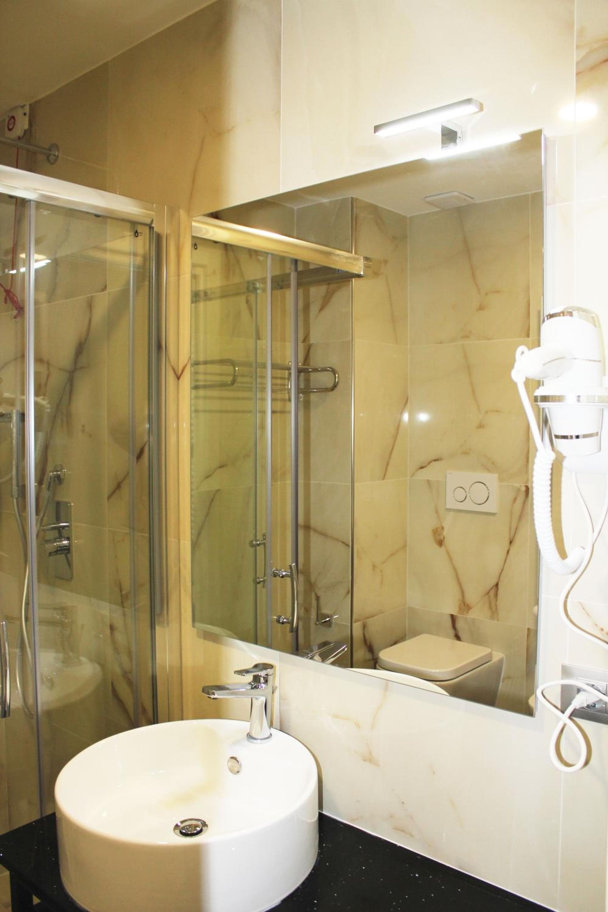 Hotel Metrópoli — 13
