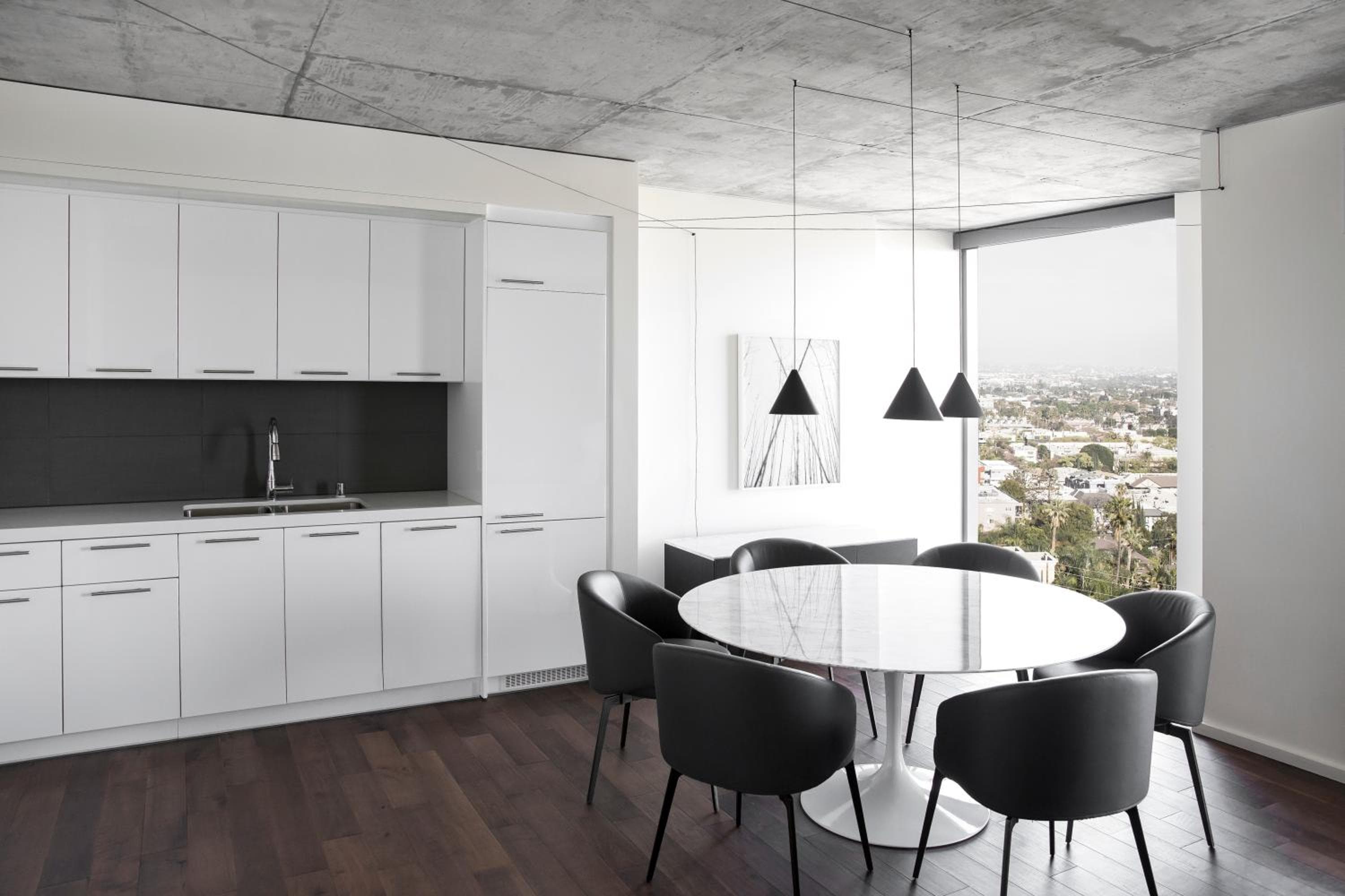 También conocido como West Hollywood, residencias de apartamentos con servicios — 14