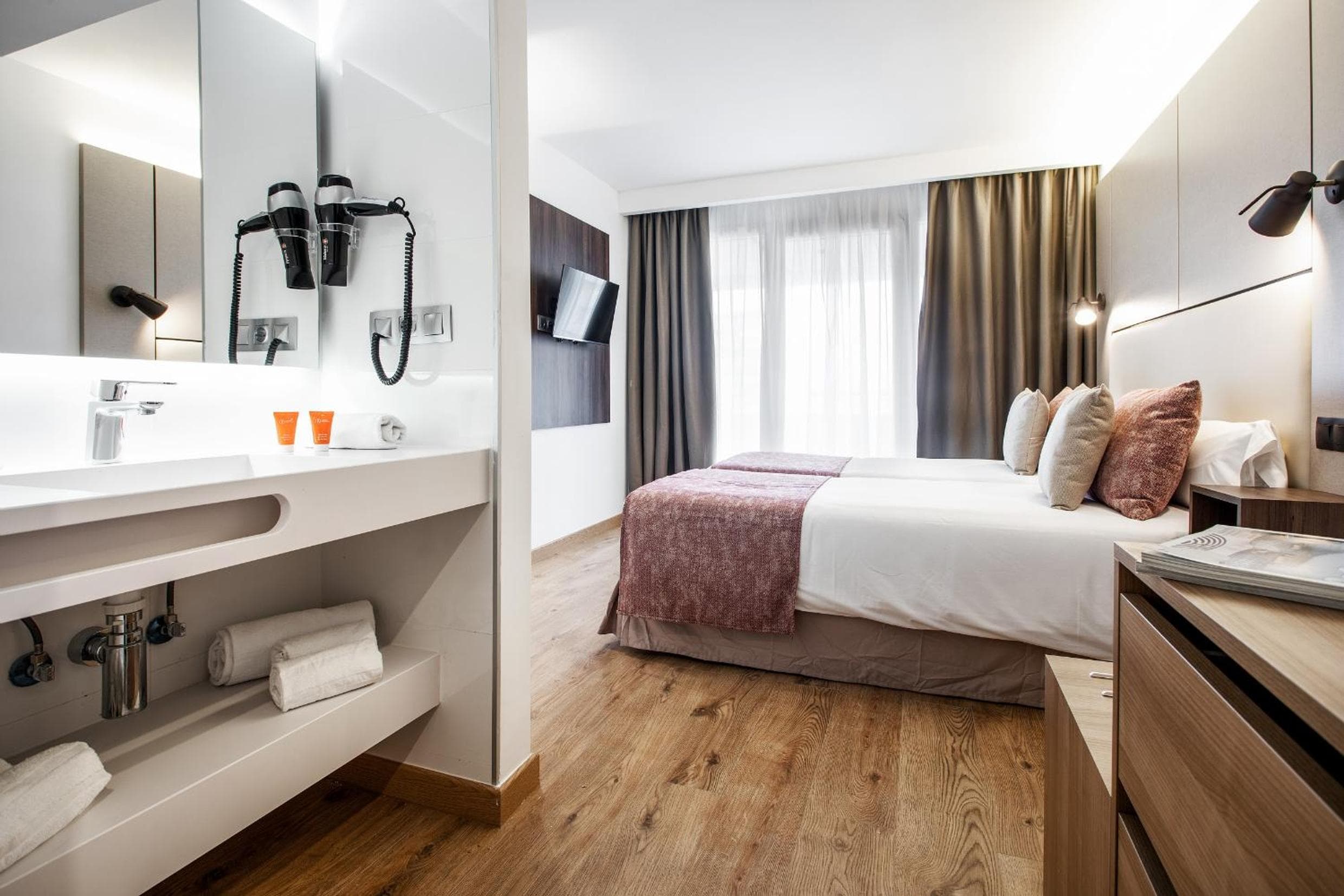 Pierre & Vacances Apartamentos Edificio Eurobuilding 2 — 11