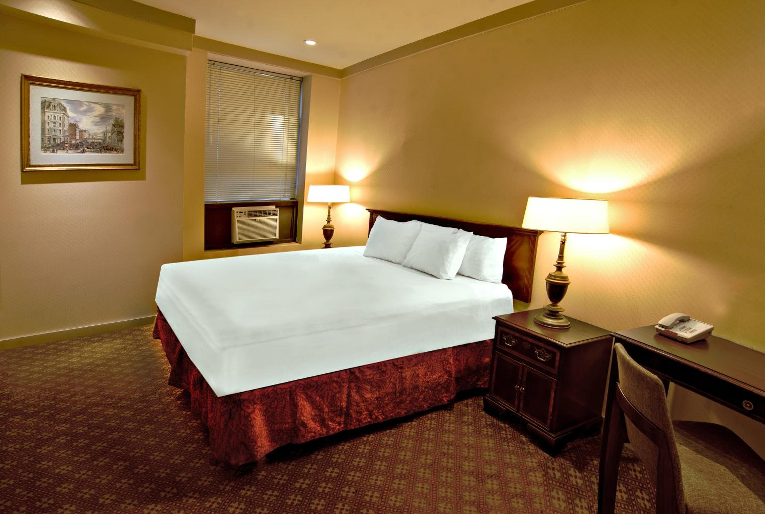 Night Hotel Broadway — 4