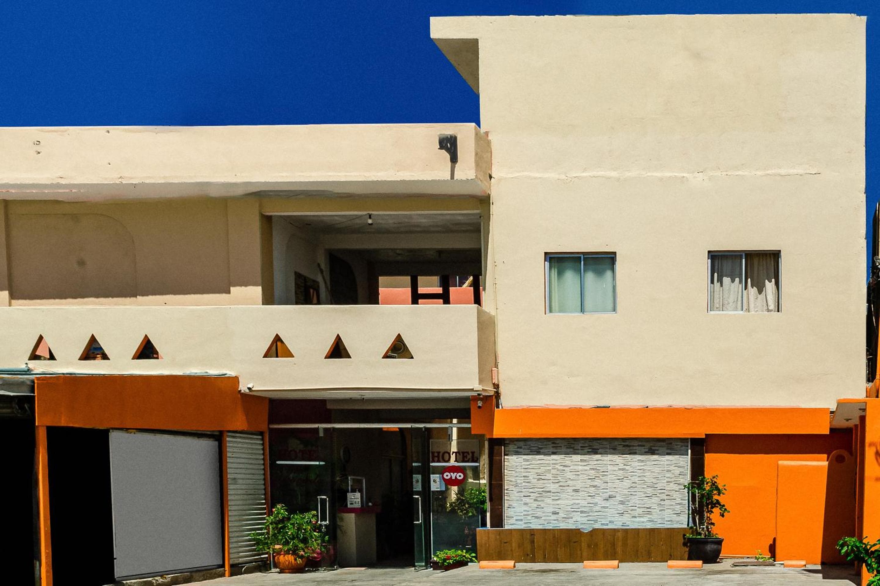 OYO Hotel Cabo Del Sur, Cabo San Lucas — 1