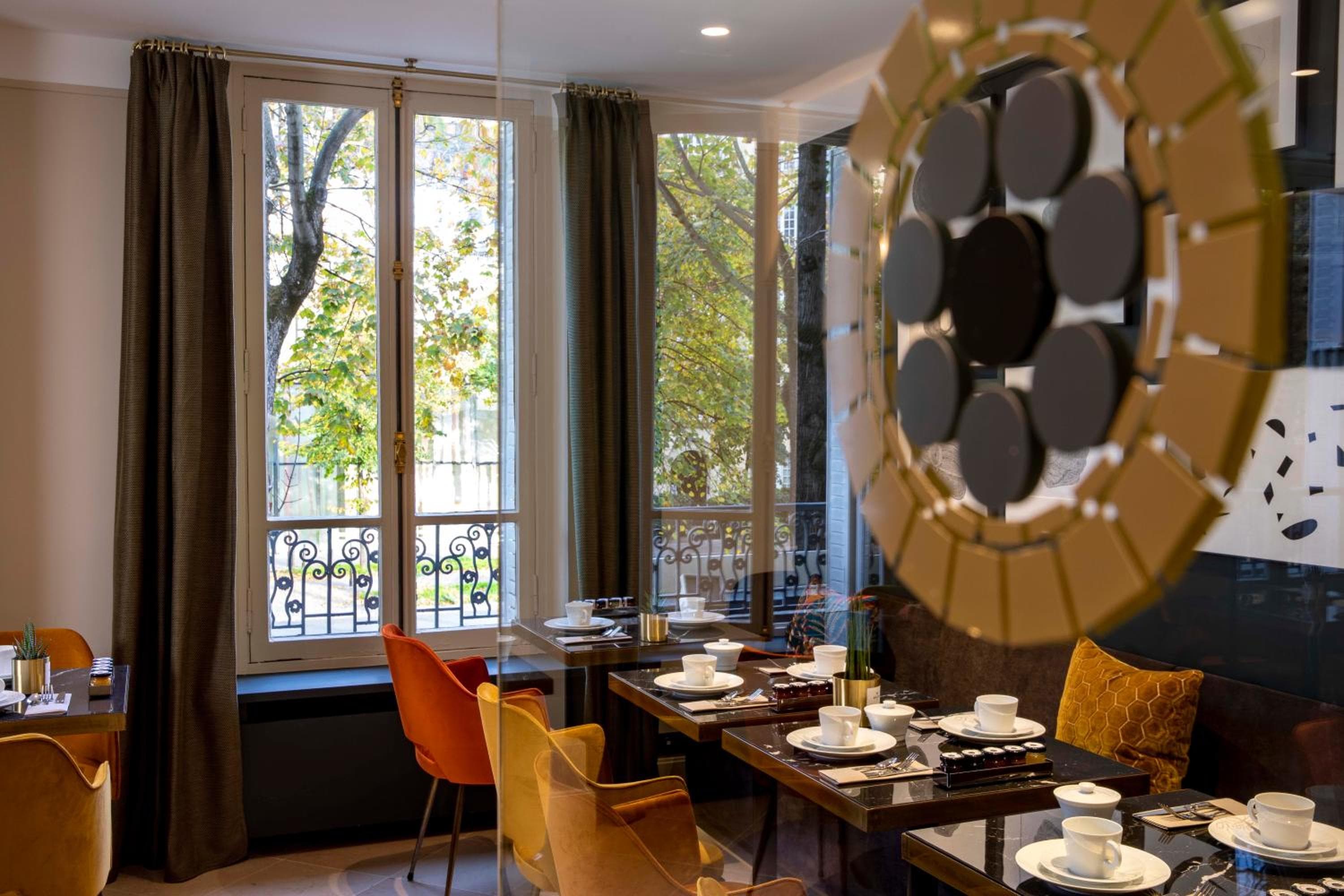 Hôtel Aiglon — 25
