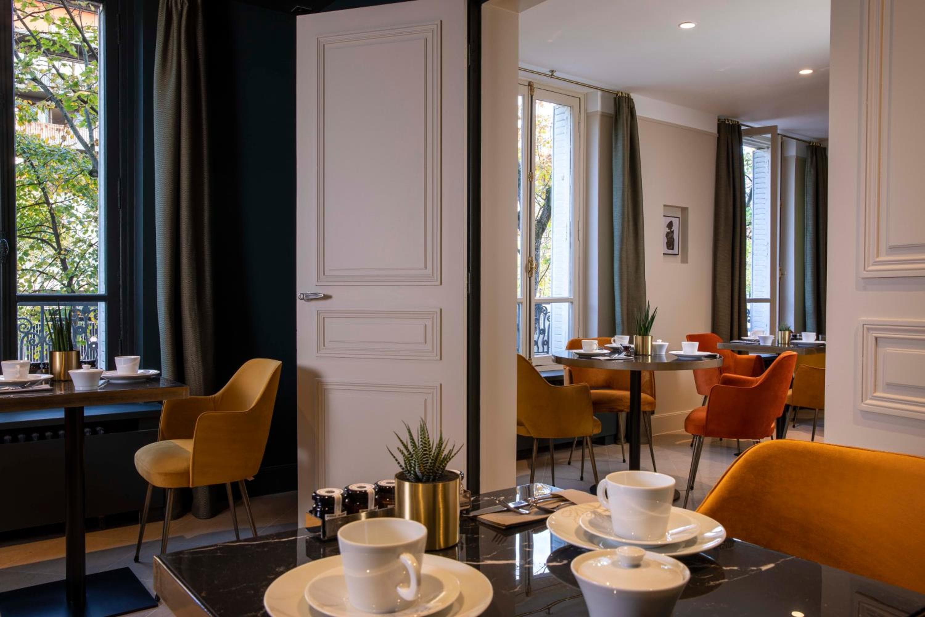 Hôtel Aiglon — 30