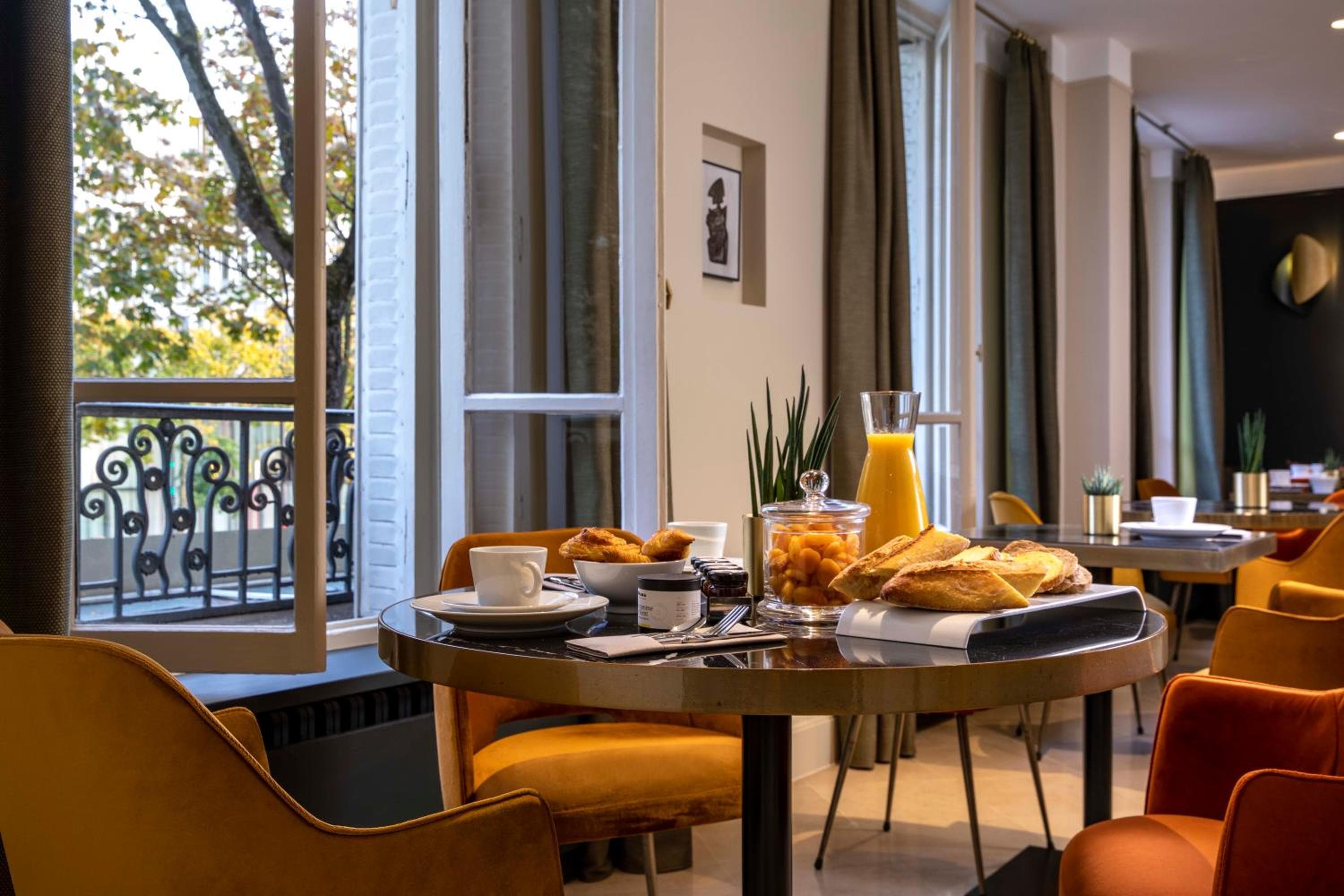 Hôtel Aiglon — 27