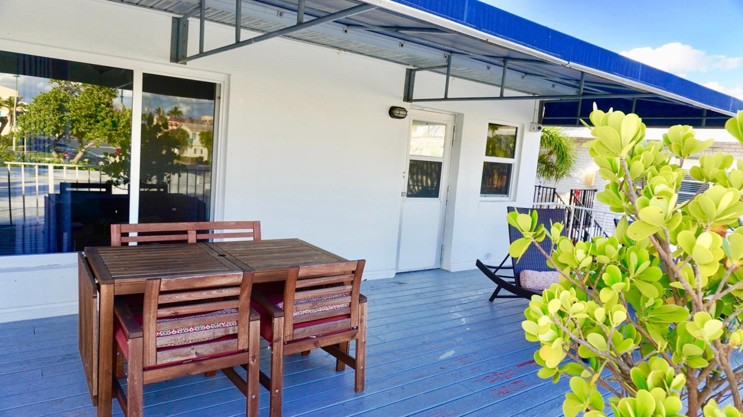 4145 By The Sea Inn & Suites — 9