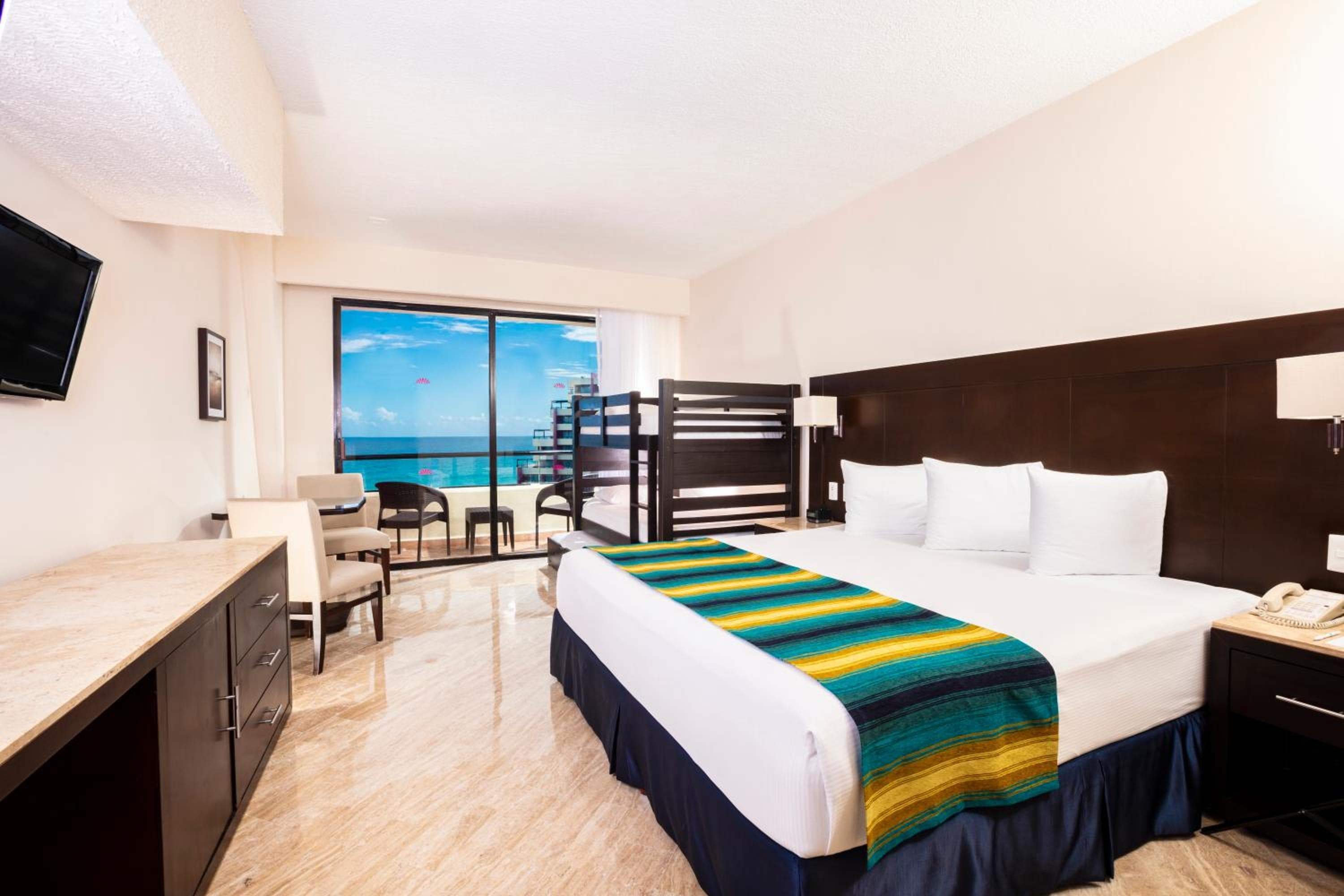 Crown Paradise Club Cancún - Todo Incluido — 6
