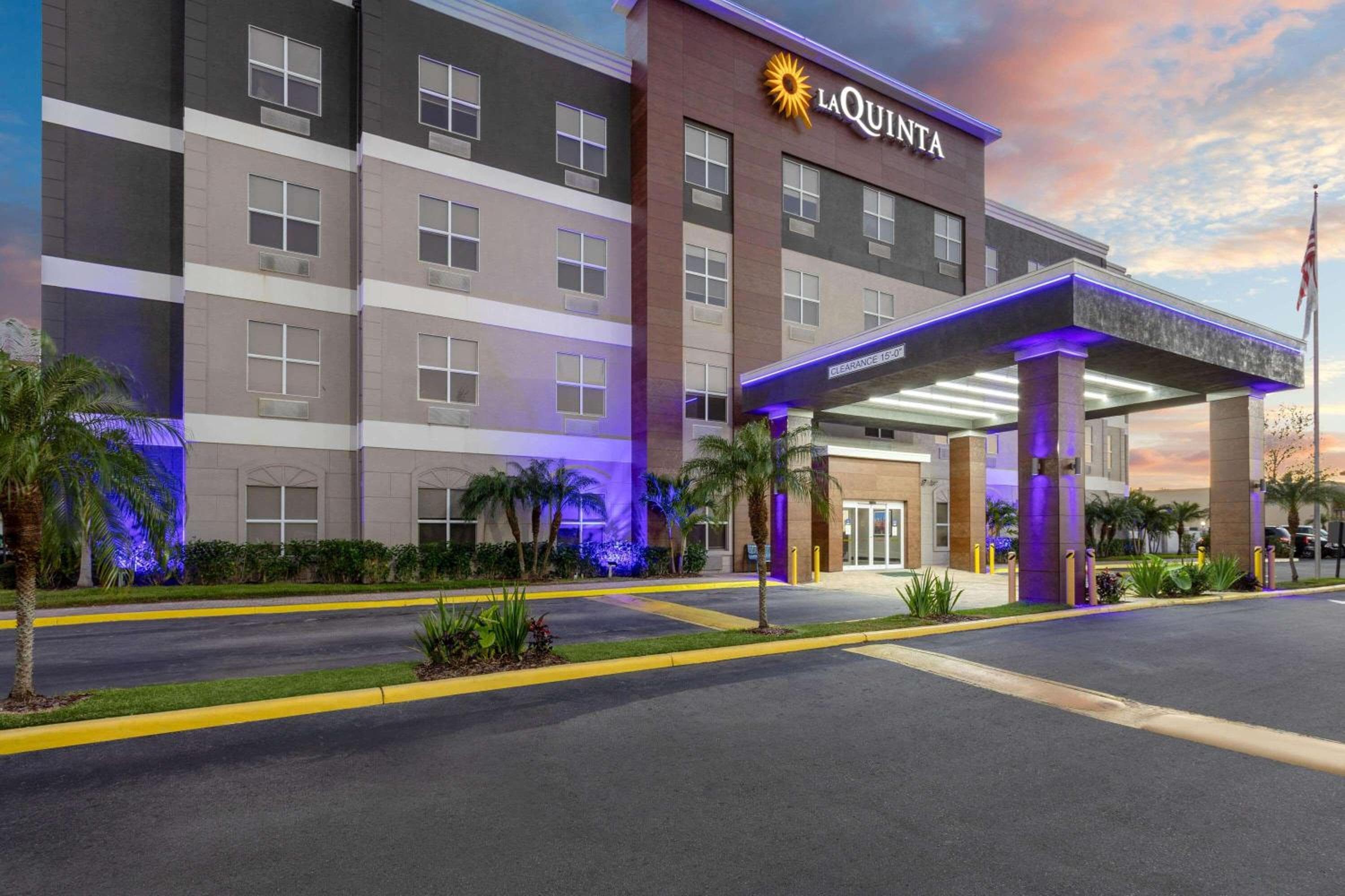 La Quinta by Wyndham Tampa Central — 14