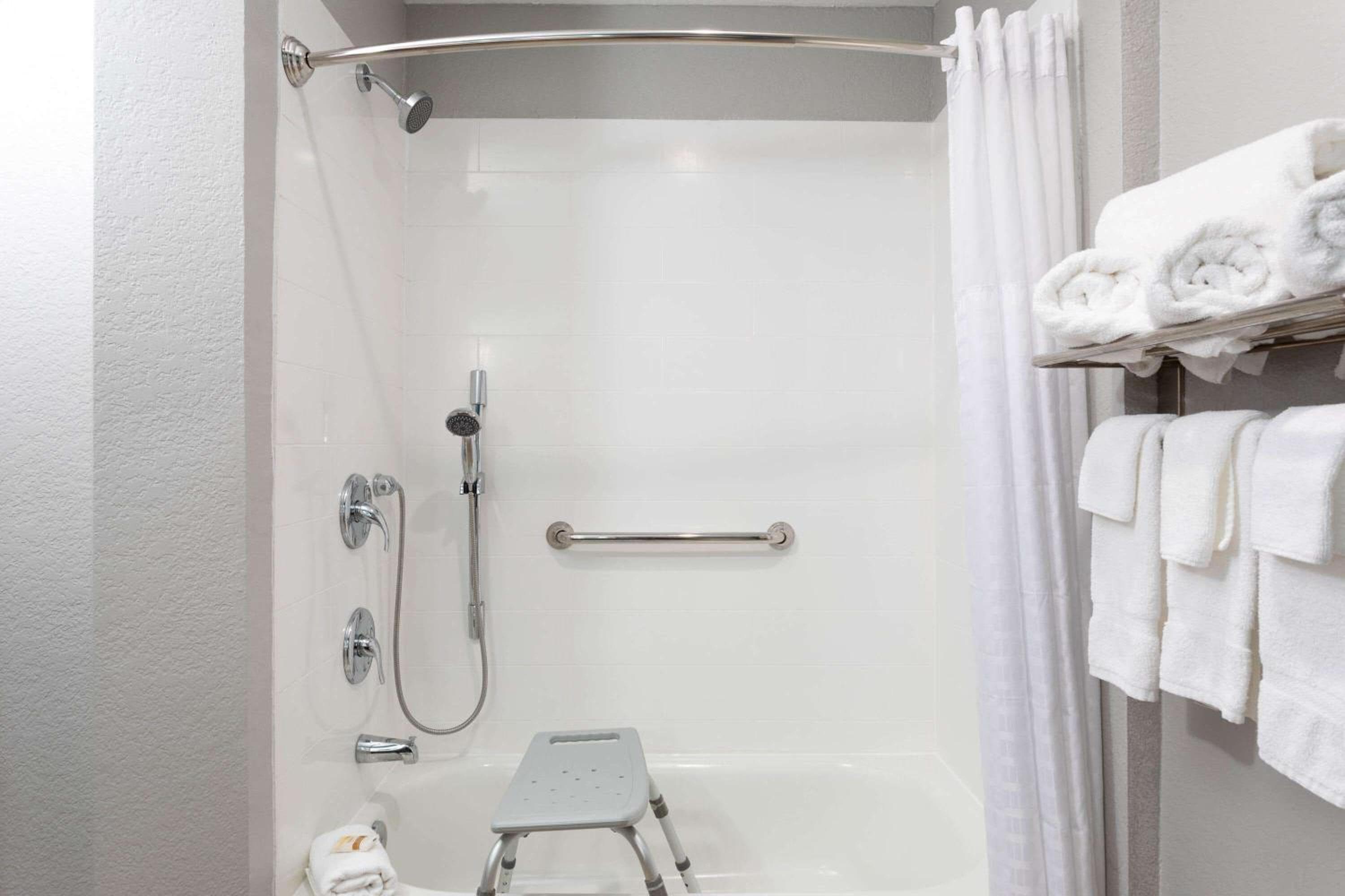 La Quinta by Wyndham Tampa Central — 3