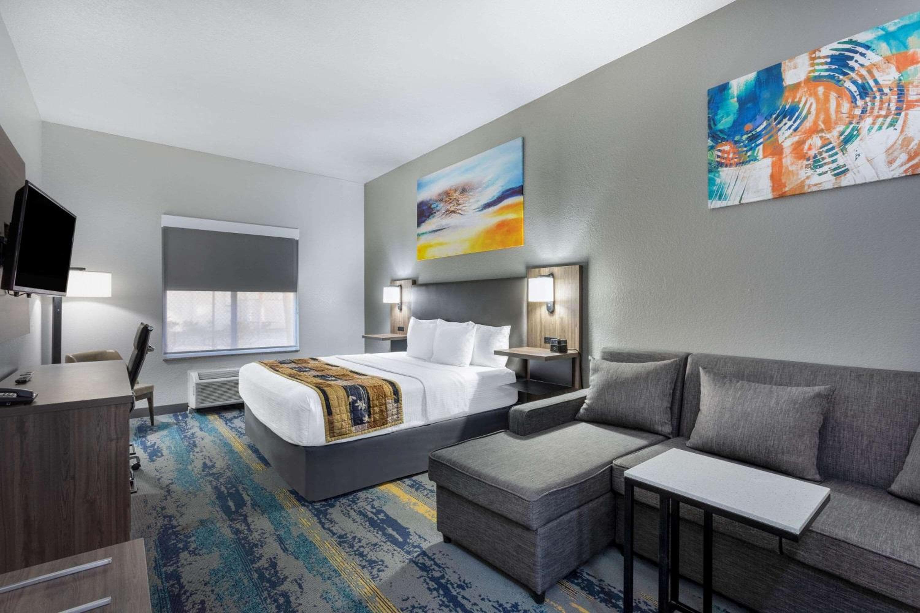 La Quinta by Wyndham Tampa Central — 16