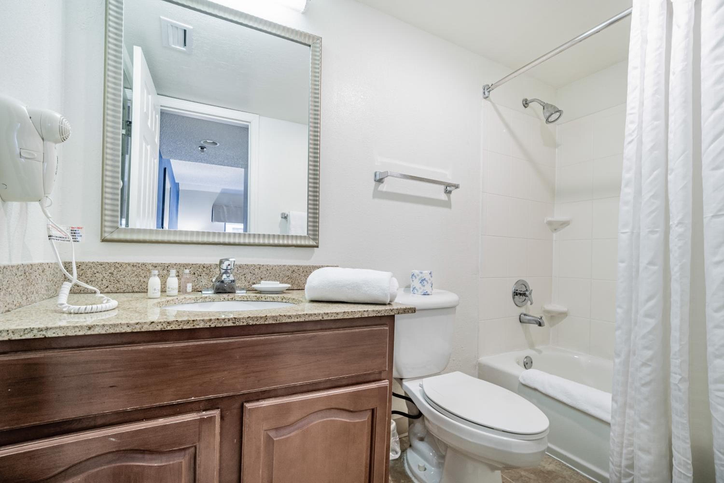 Doral Inn & Suites Miami Airport West — 23