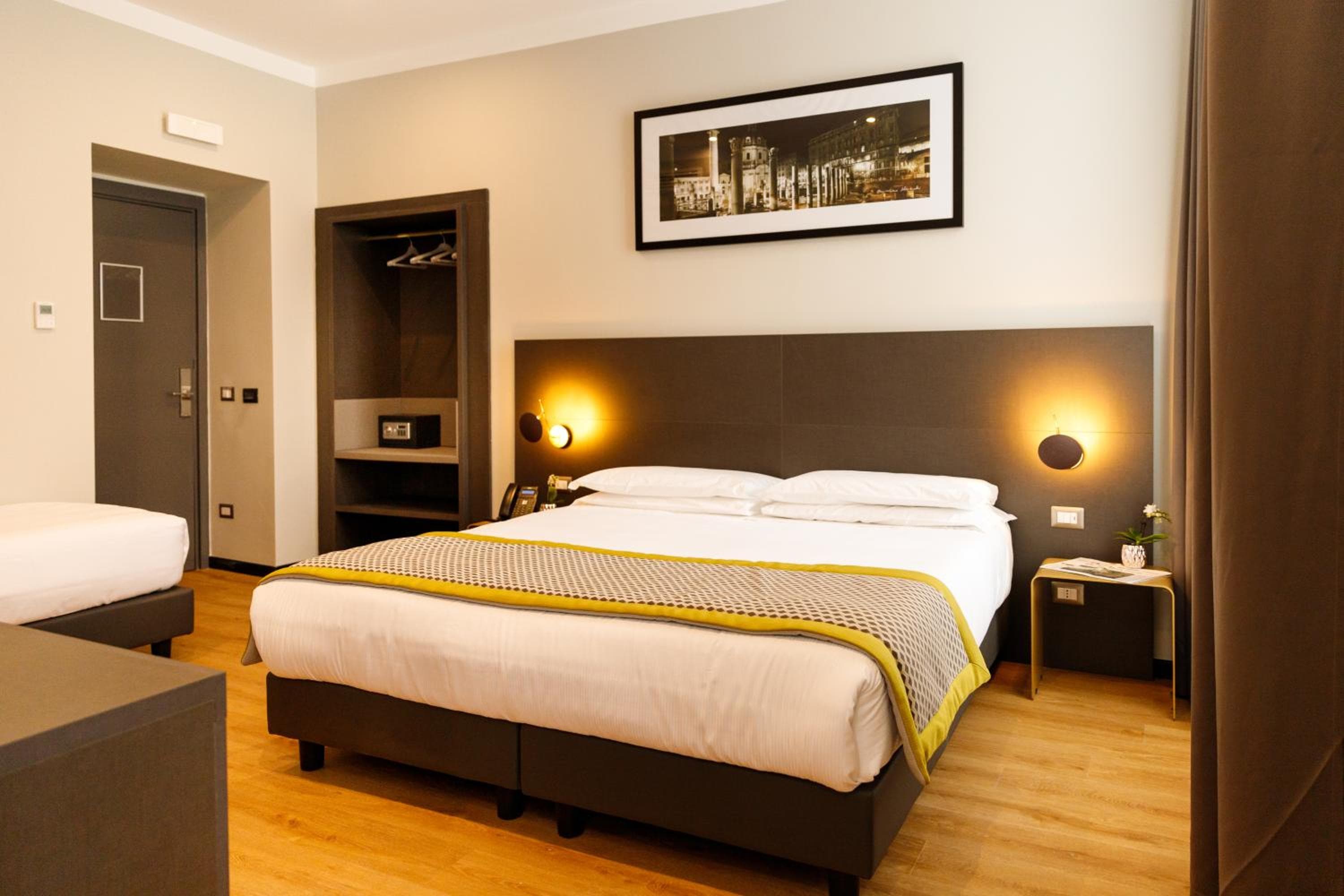 Das Kreuz Hotel — 7