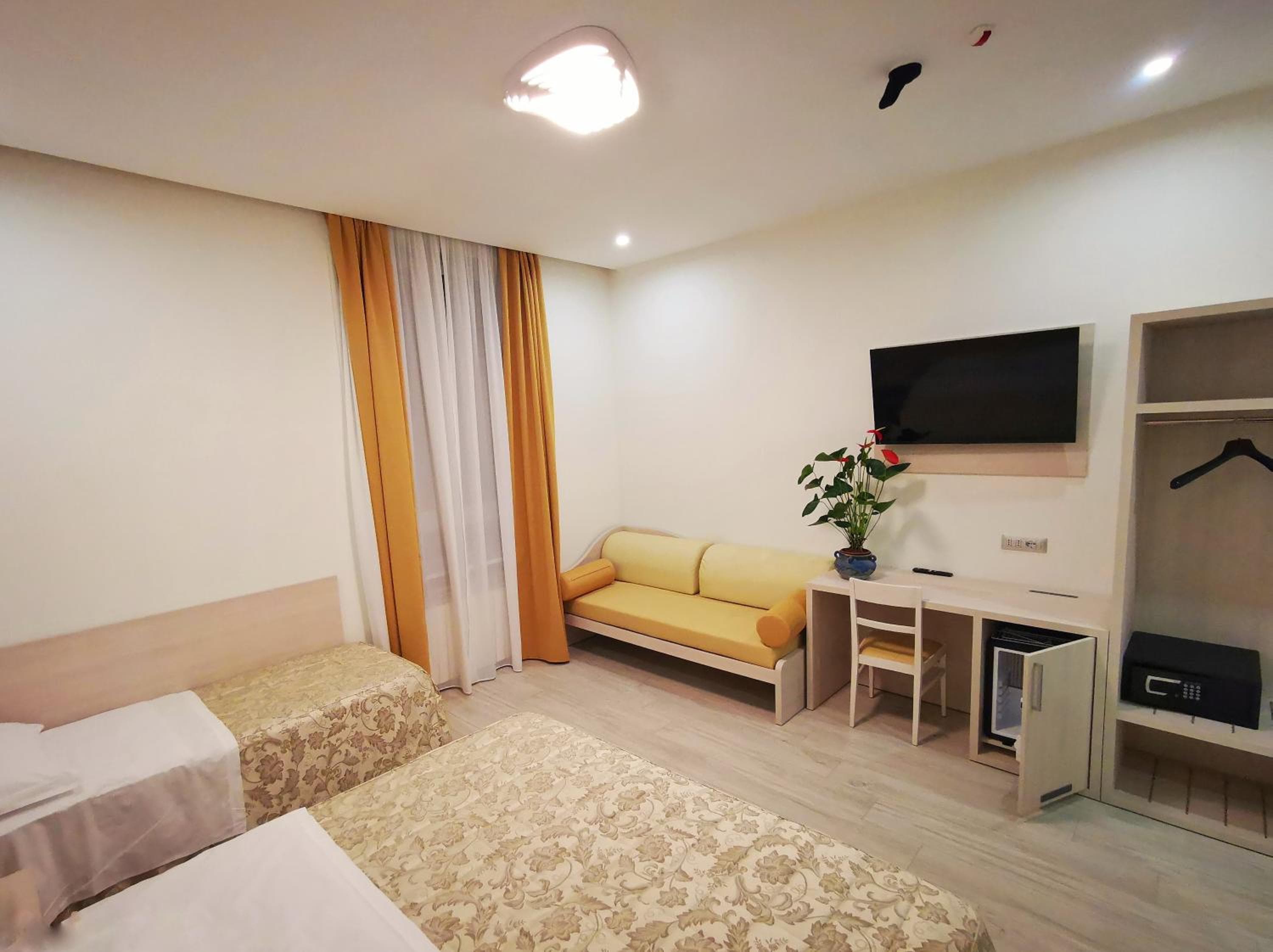 Hotel Metrópoli — 14