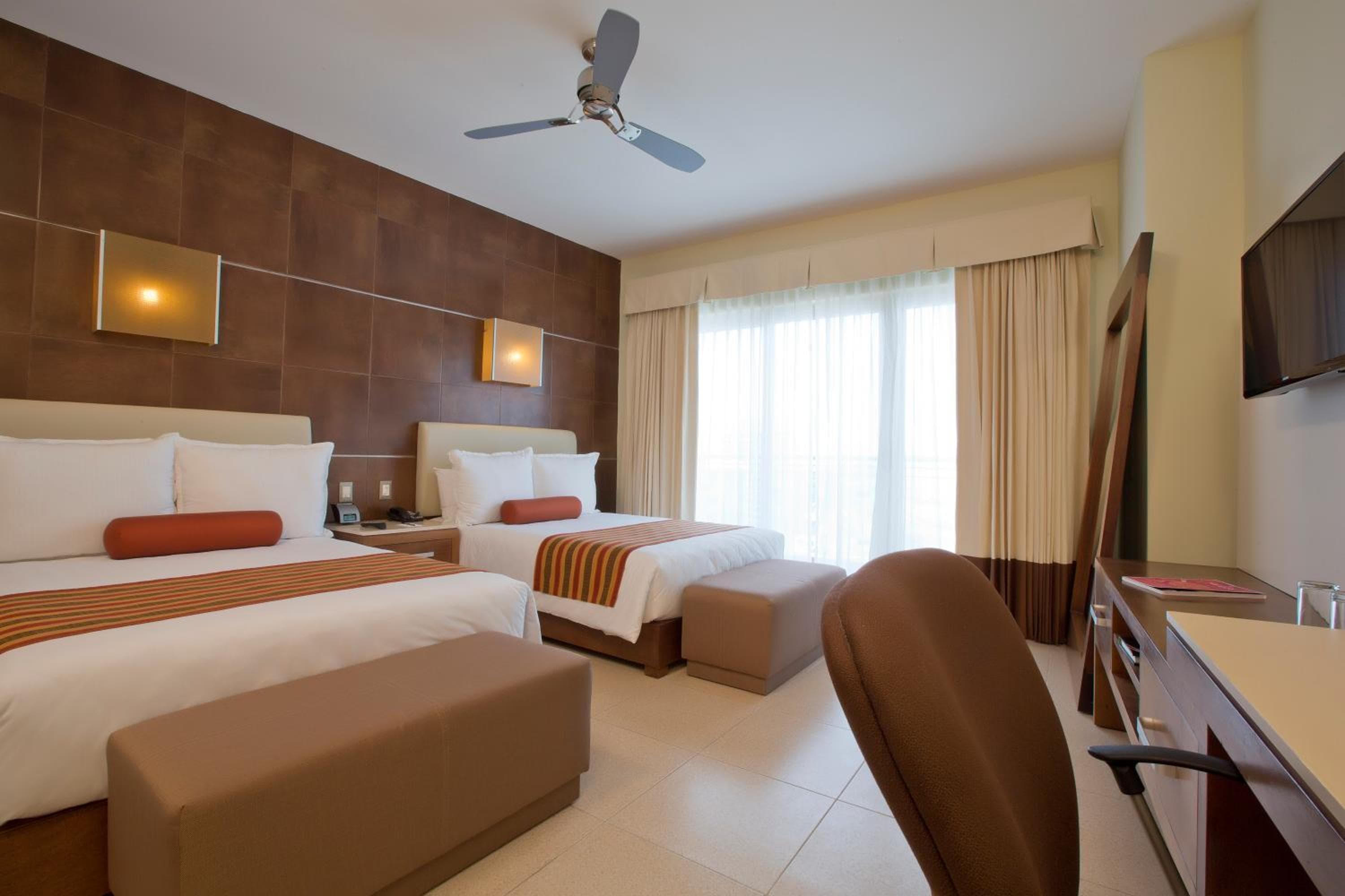 Krystal Urban Cancún & Club de Playa — 5