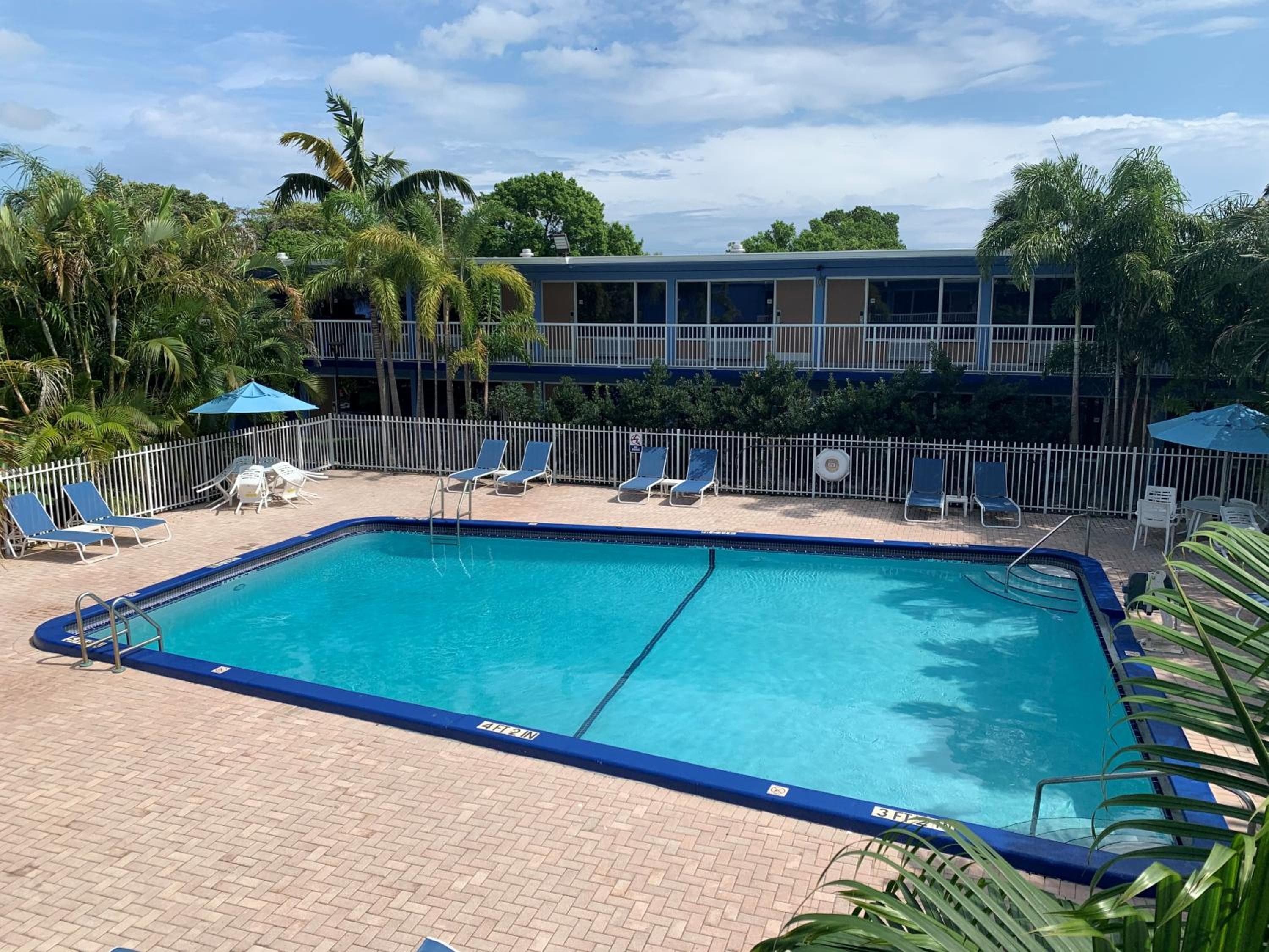 Rodeway Inn & Suites Fort Lauderdale Airport & Cruise Port — 4