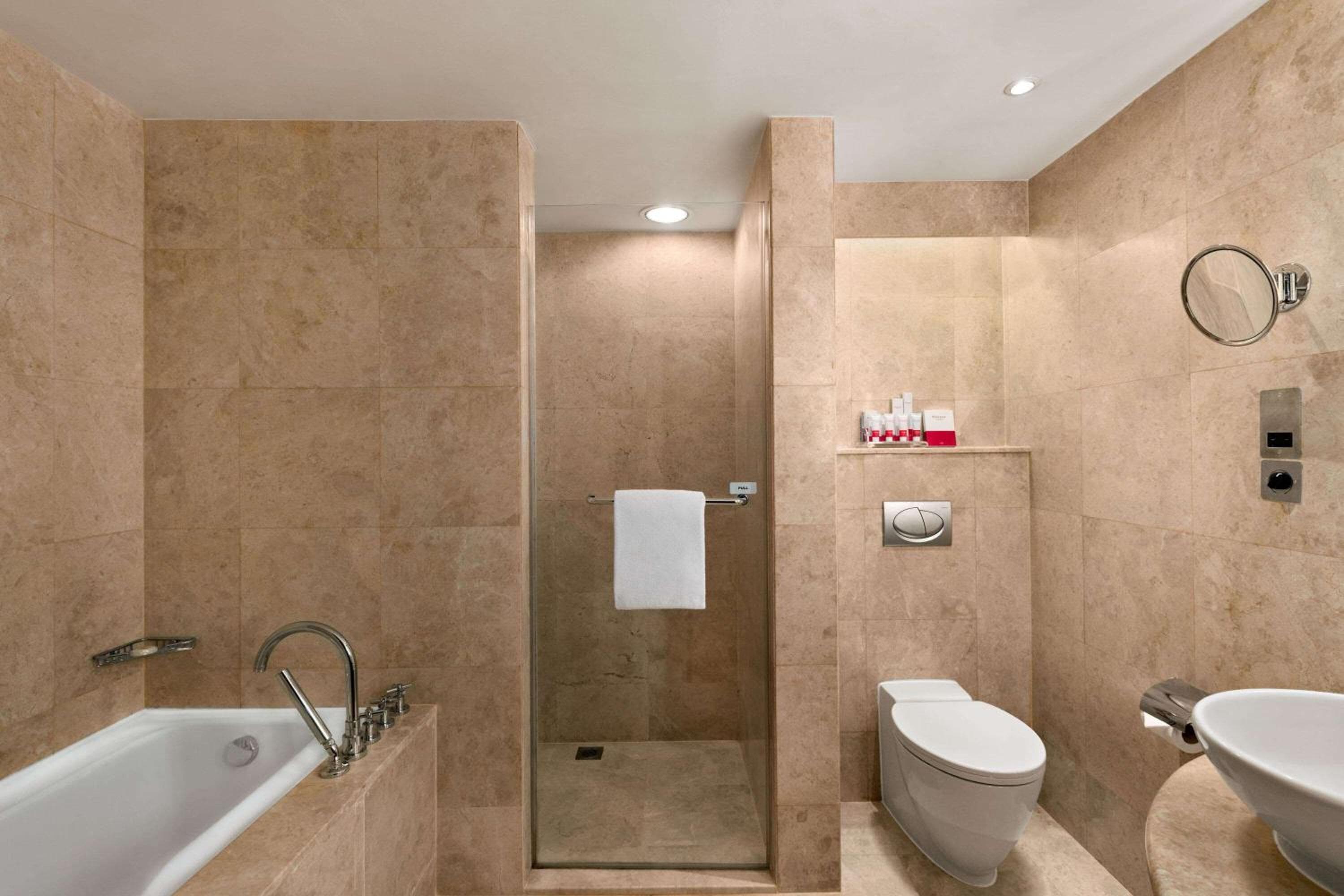 Ramada Plaza by Wyndham Dubai Deira — 9