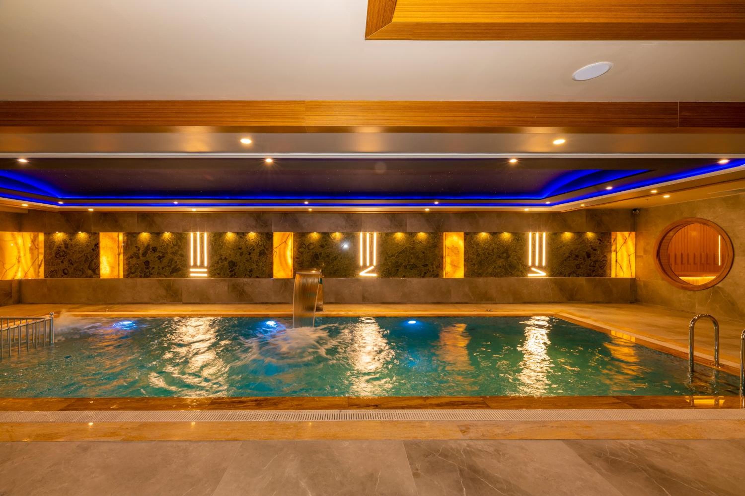 Ramada By Wyndham Istanbul Pera — 19