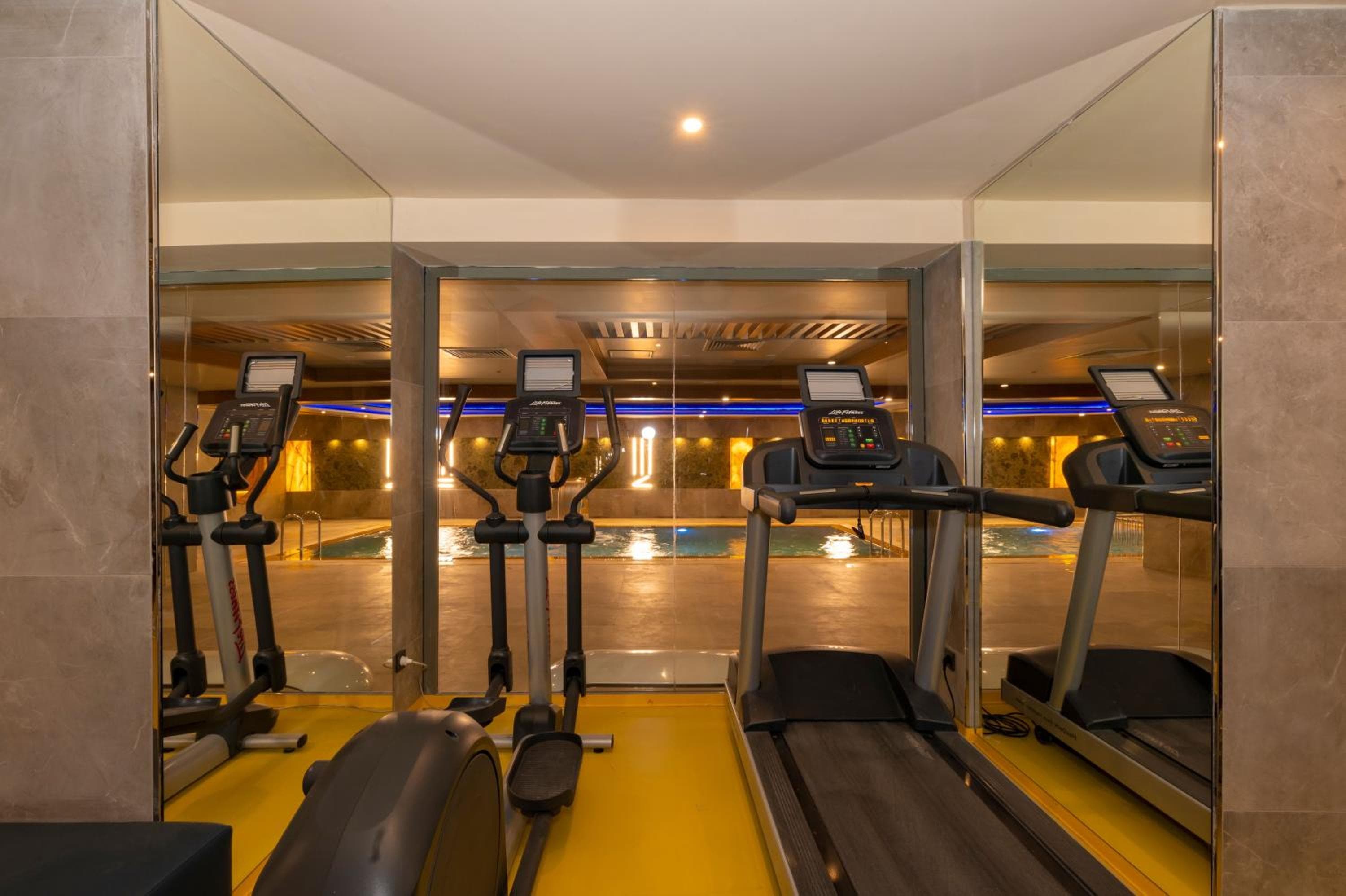 Ramada By Wyndham Istanbul Pera — 21