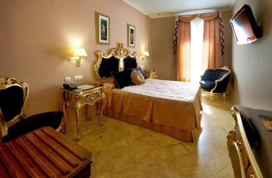 Adriano Boutique Sevilla — 11