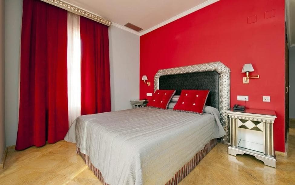 Adriano Boutique Sevilla — 24