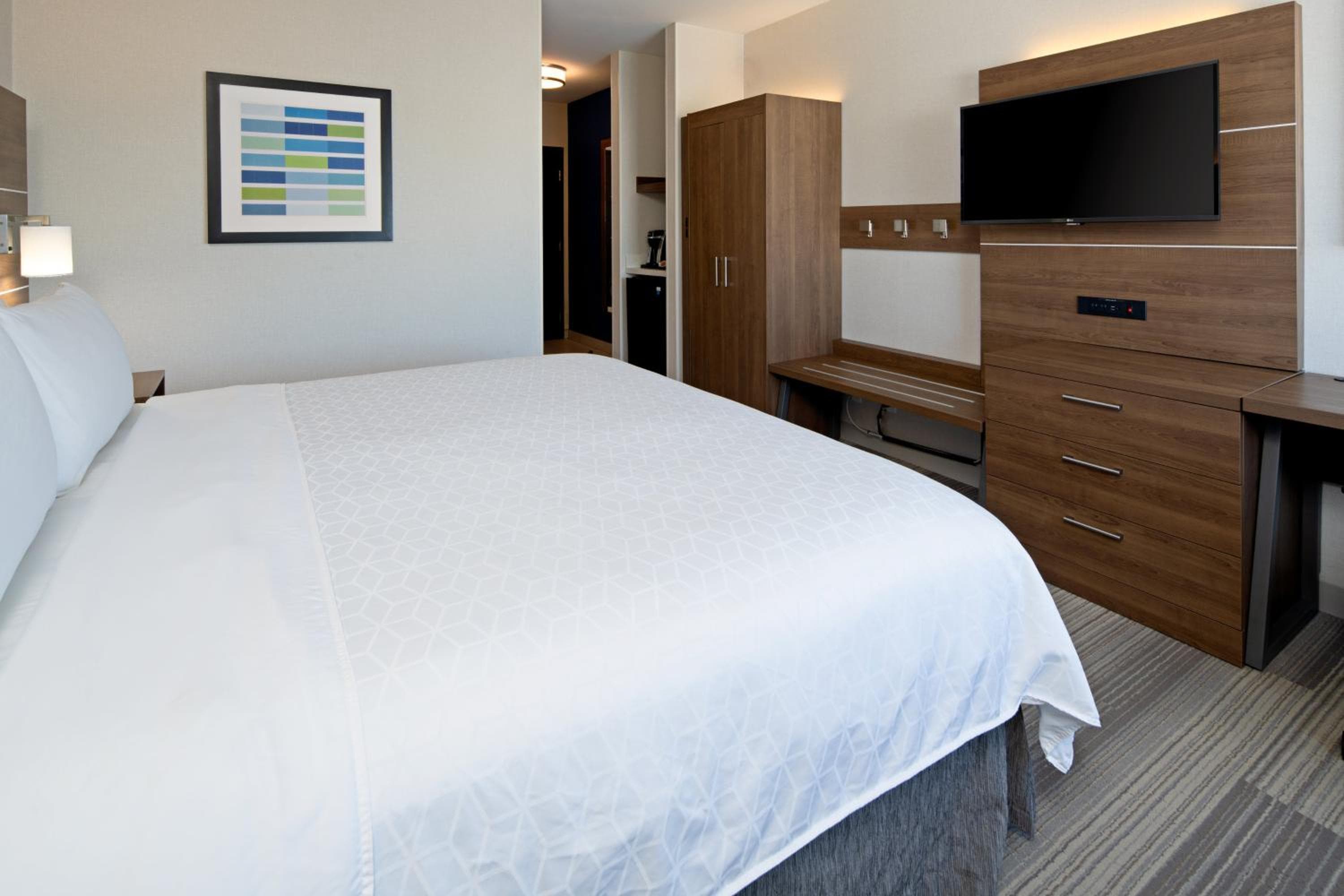 Holiday Inn Express Los Angeles LAX Airport by IHG — 15