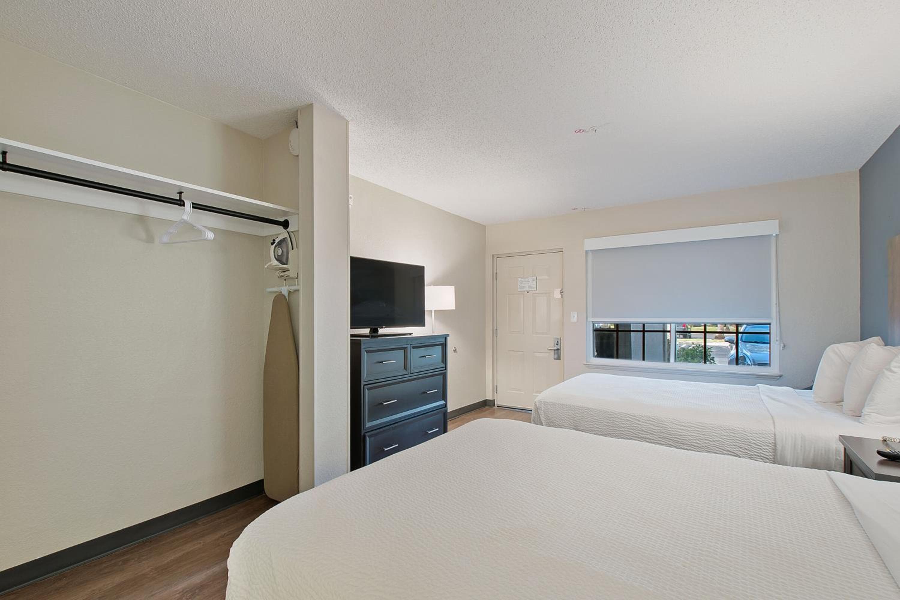 Extended Stay America Suites - Miami - Airport - Blue Lagoon — 19