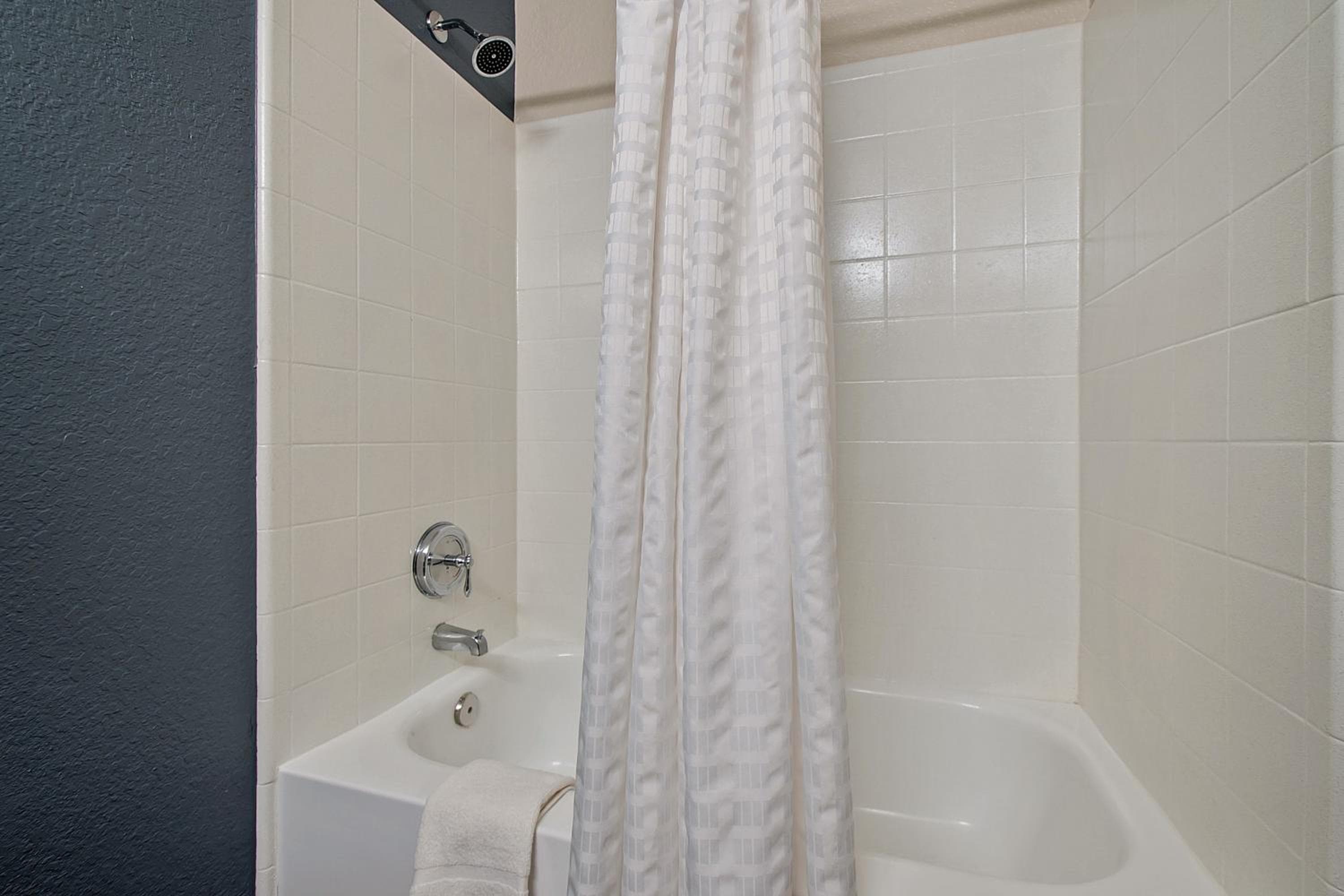Extended Stay America Suites - Miami - Airport - Blue Lagoon — 7
