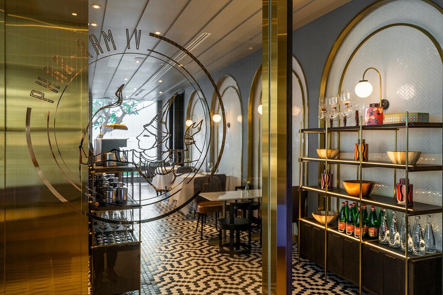 Montien Hotel Surawong Bangkok — 10