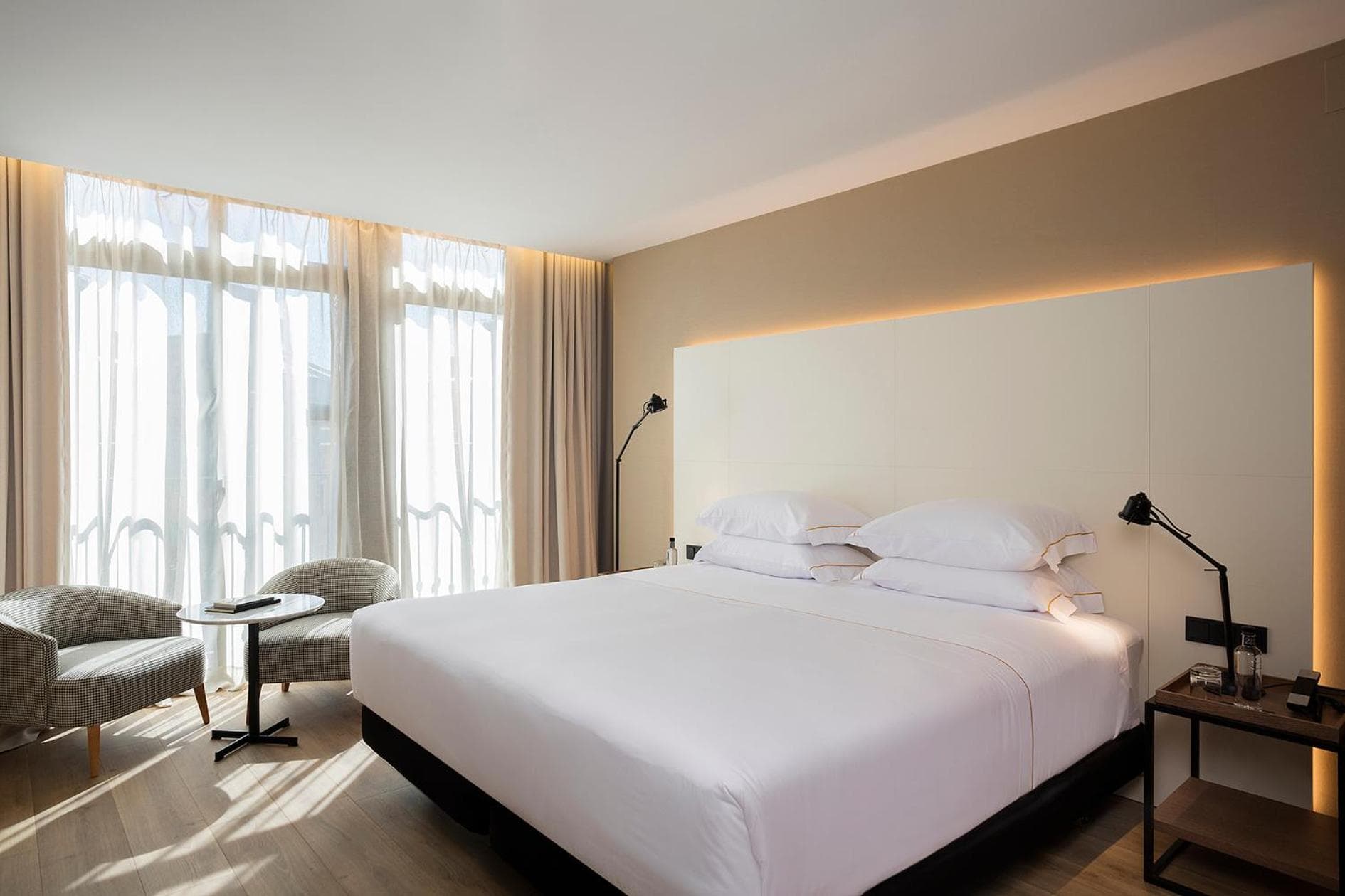 Casa Elliot de Bondia Hotel Group — 9