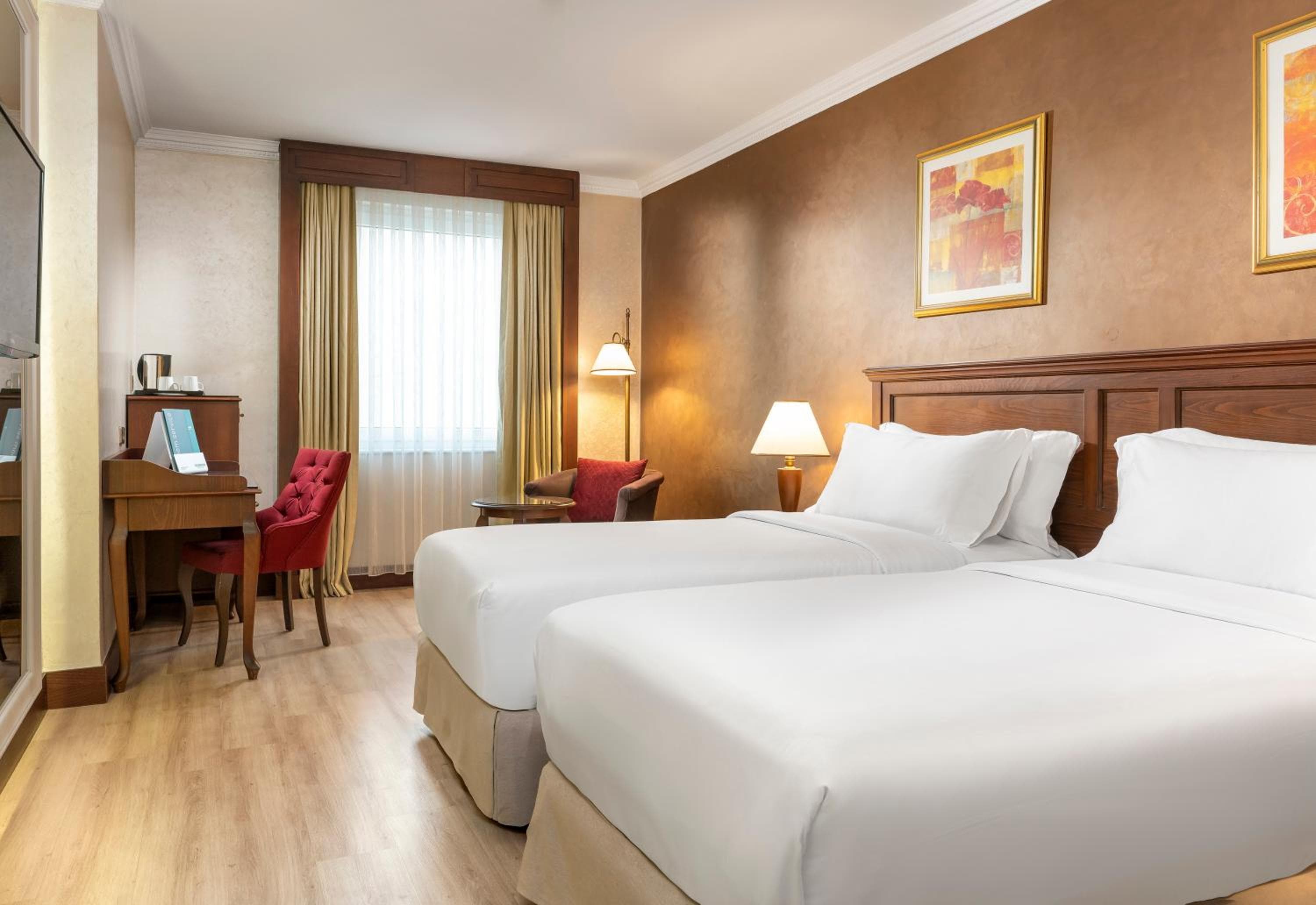Occidental Taksim — 26