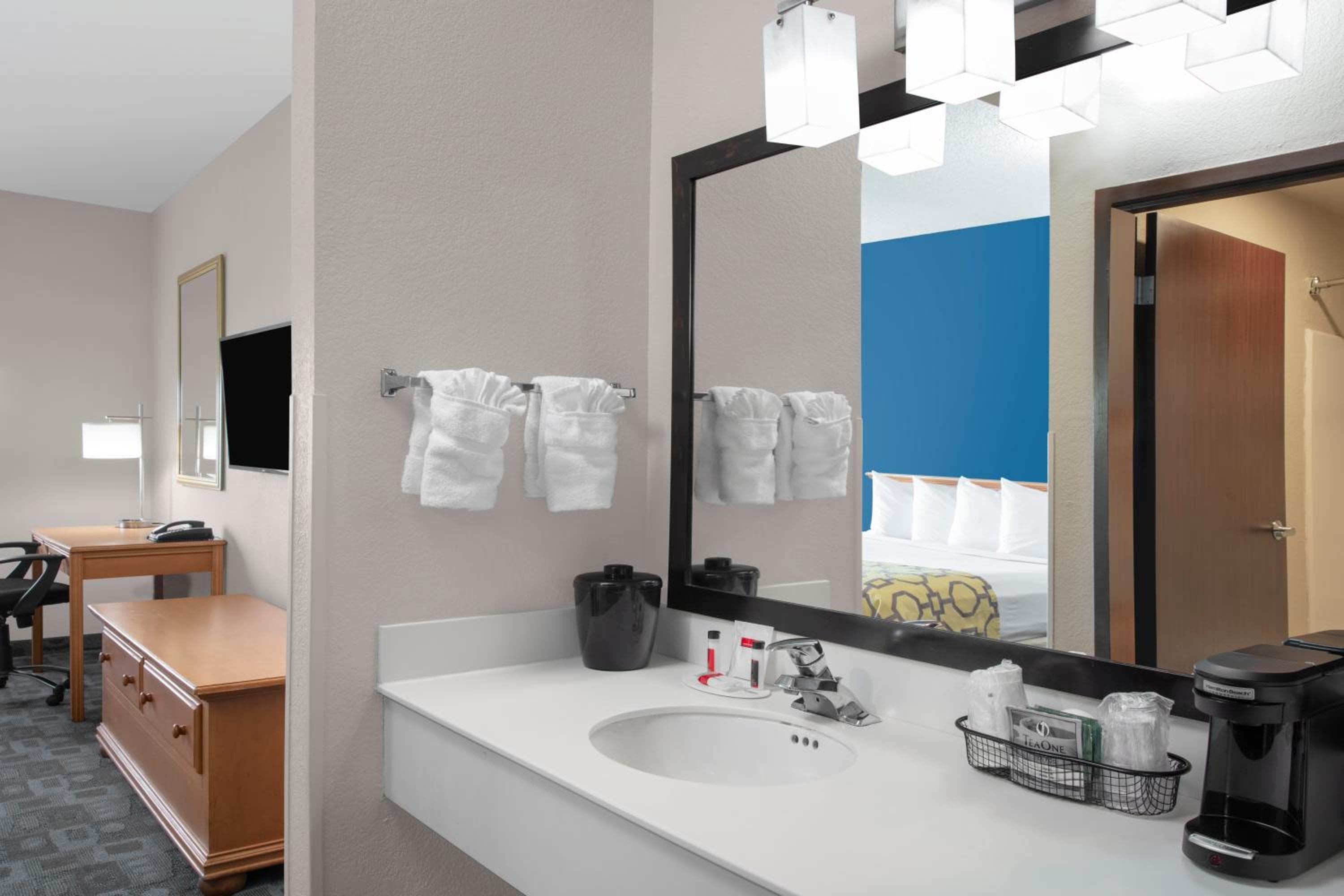 Baymont by Wyndham Miami Doral — 5