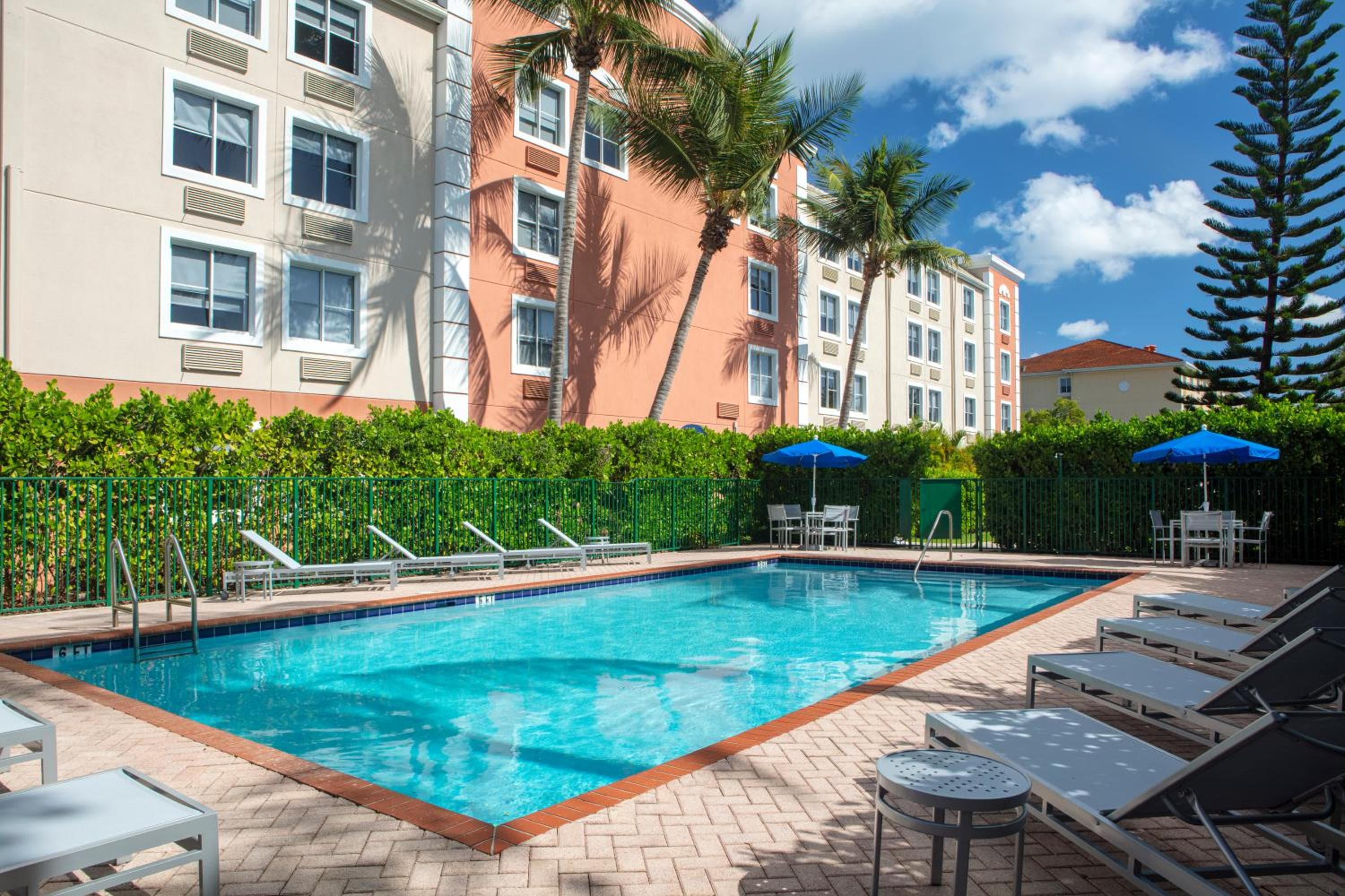Baymont by Wyndham Miami Doral — 3