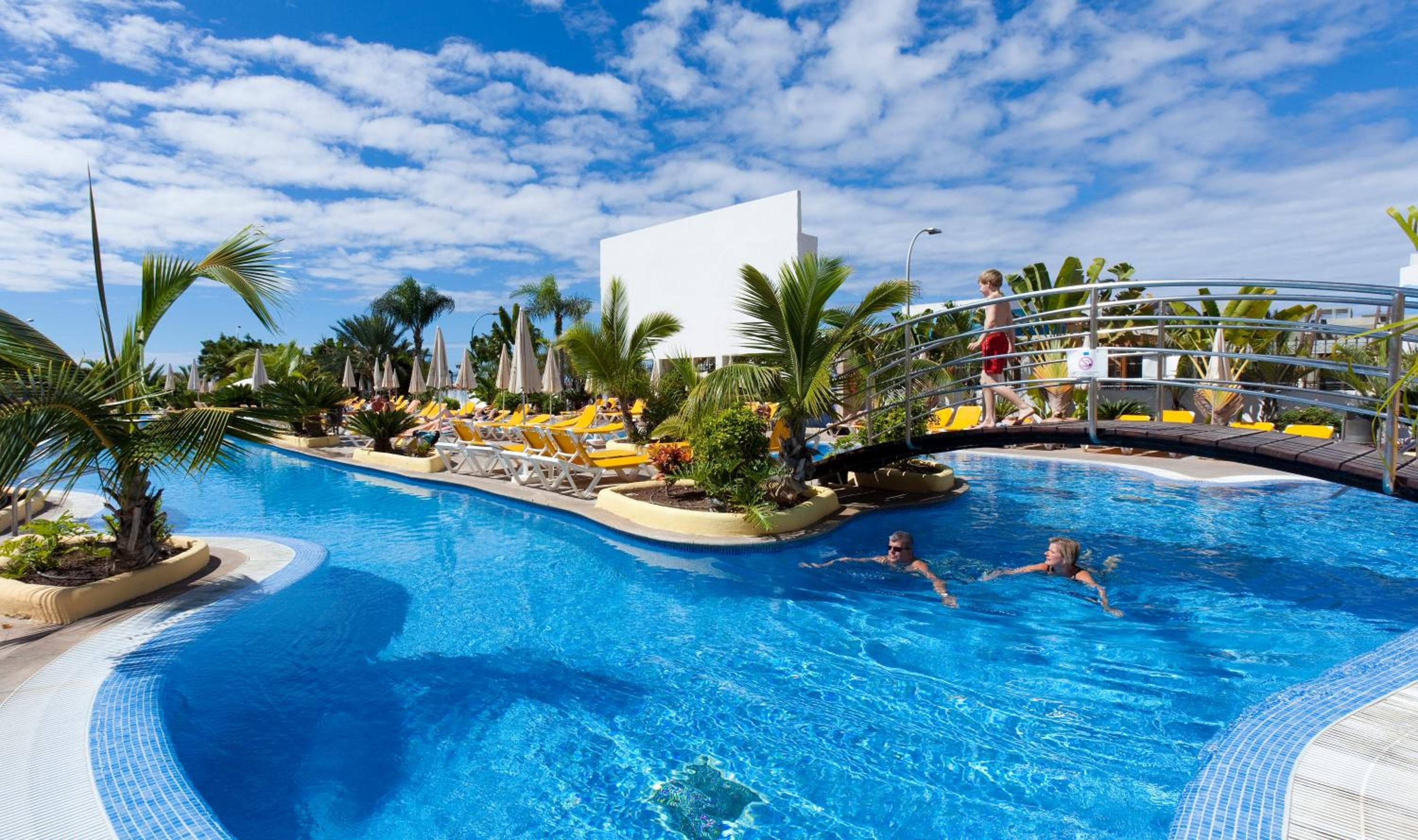 Paradise Park Fun Lifestyle Hotel — 1