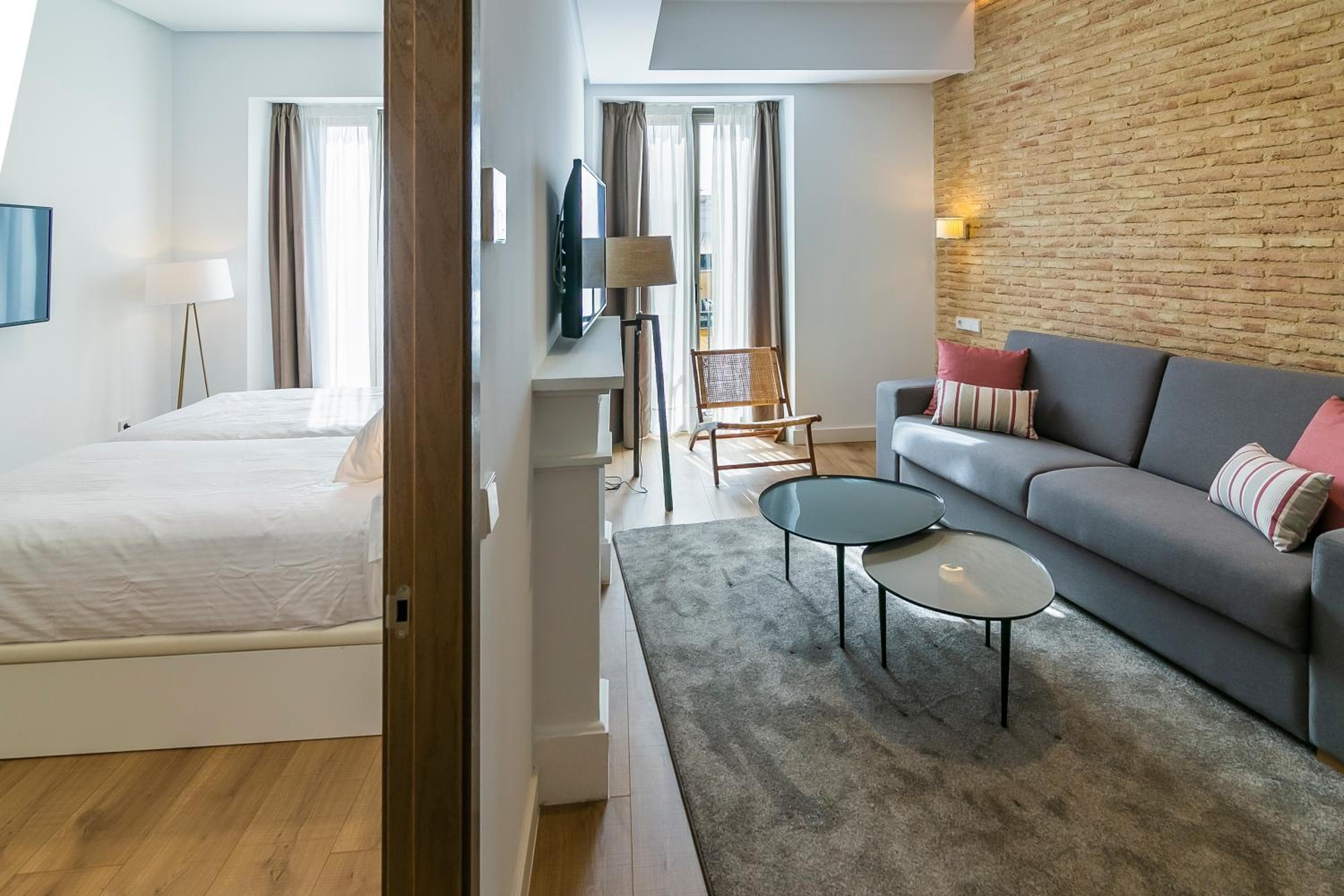 Aquitania Home Suites — 17