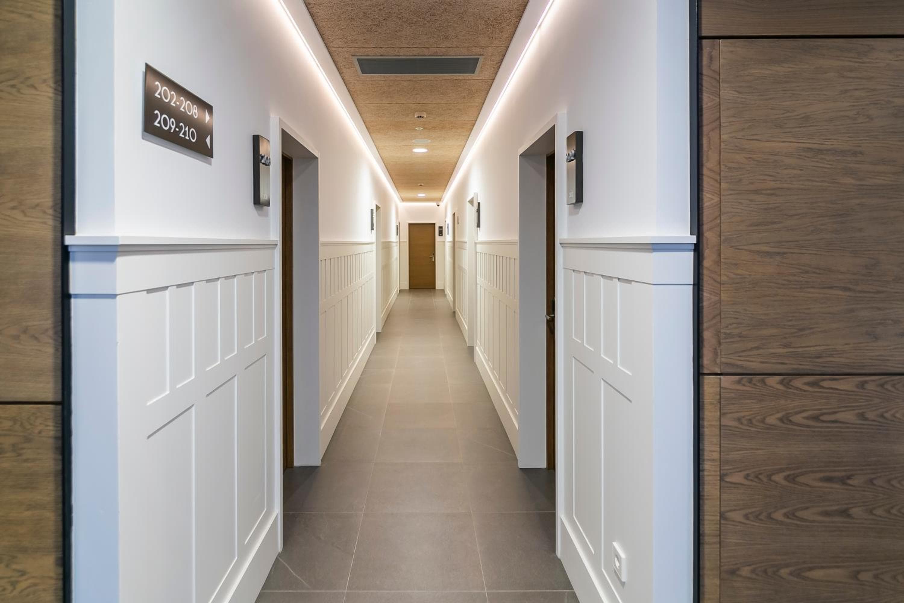 Aquitania Home Suites — 8