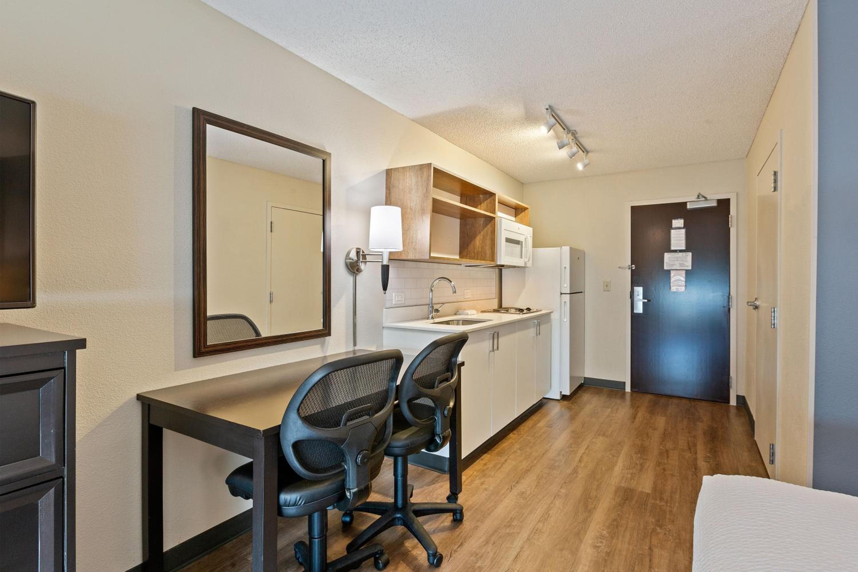Extended Stay America Premier Suites - Miami - Airport - Doral - 25th Street — 28