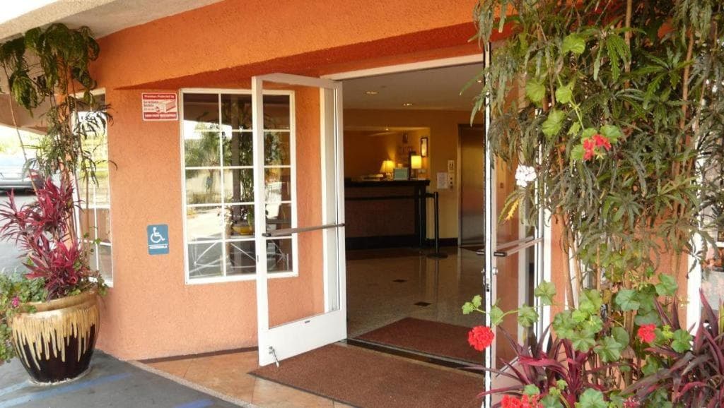 Hotel Silver Lake — 1