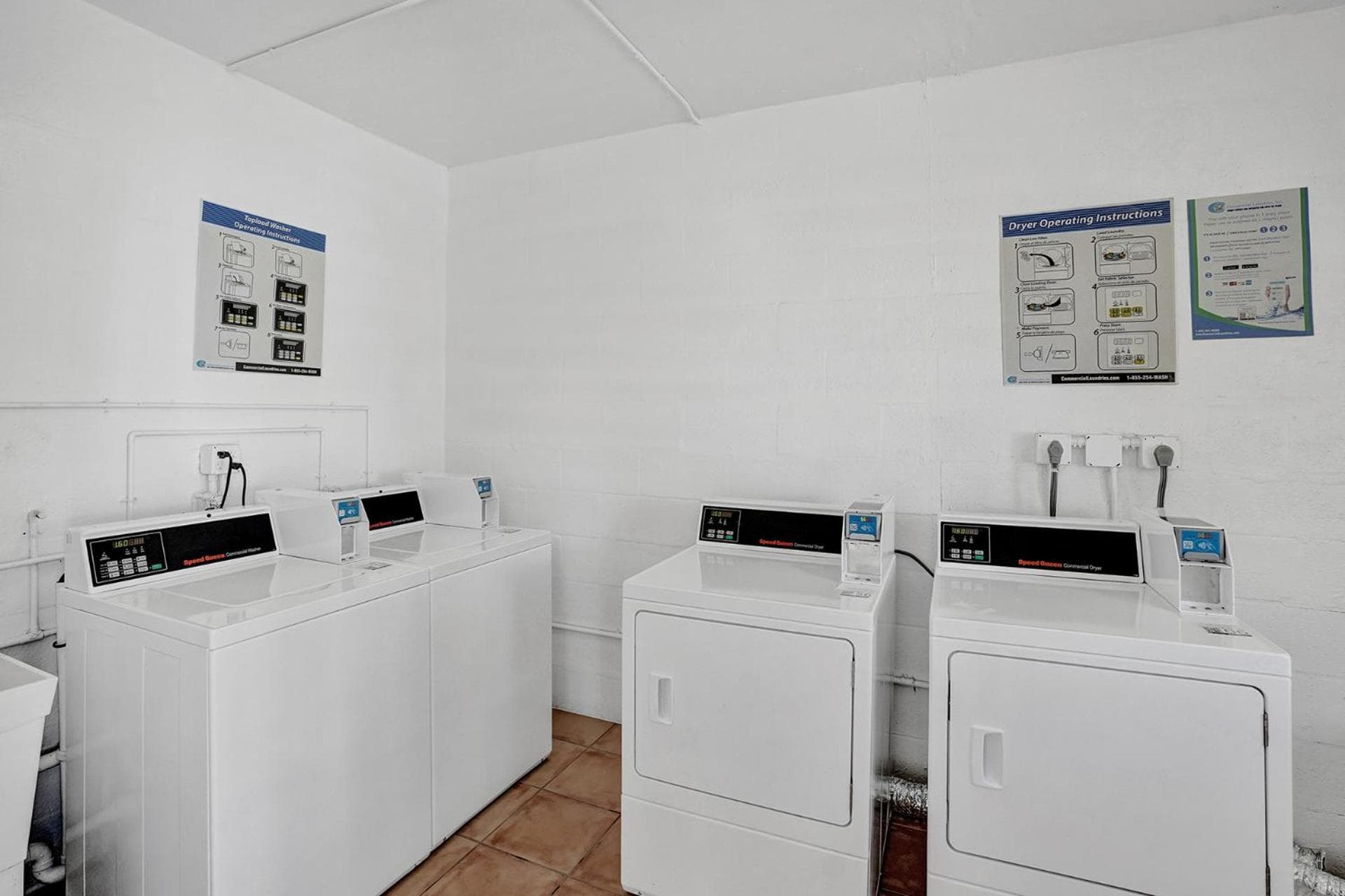 Fort Lauderdale Yacht und Beach Club 416 — 24