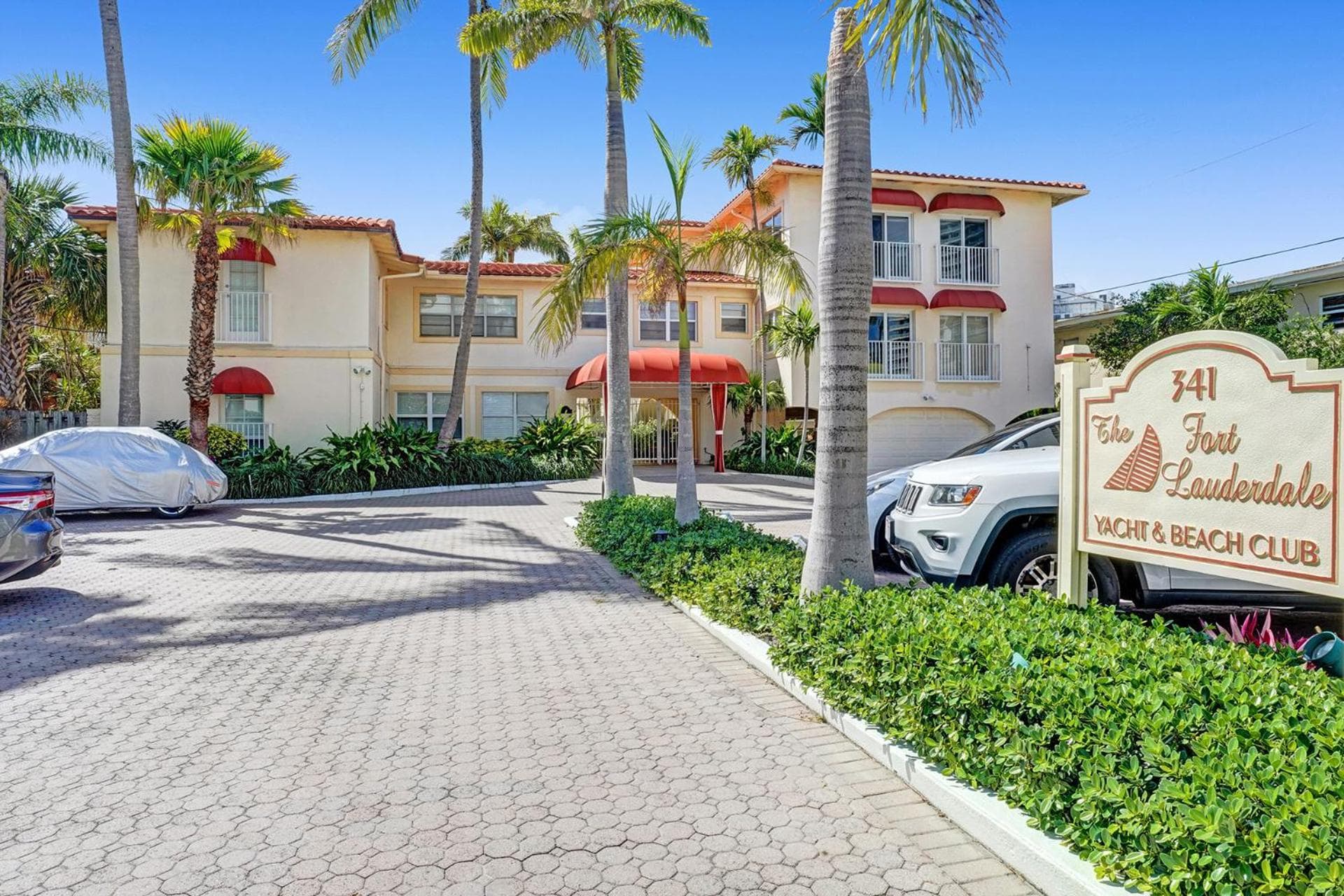 Fort Lauderdale Yacht und Beach Club 416 — 27