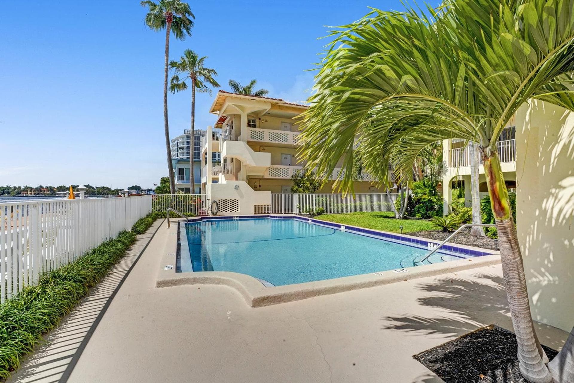 Fort Lauderdale Yacht und Beach Club 416 — 30