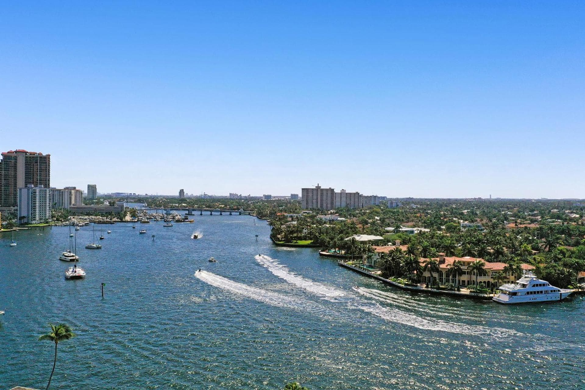 Fort Lauderdale Yacht and Beach Club 416 — 9